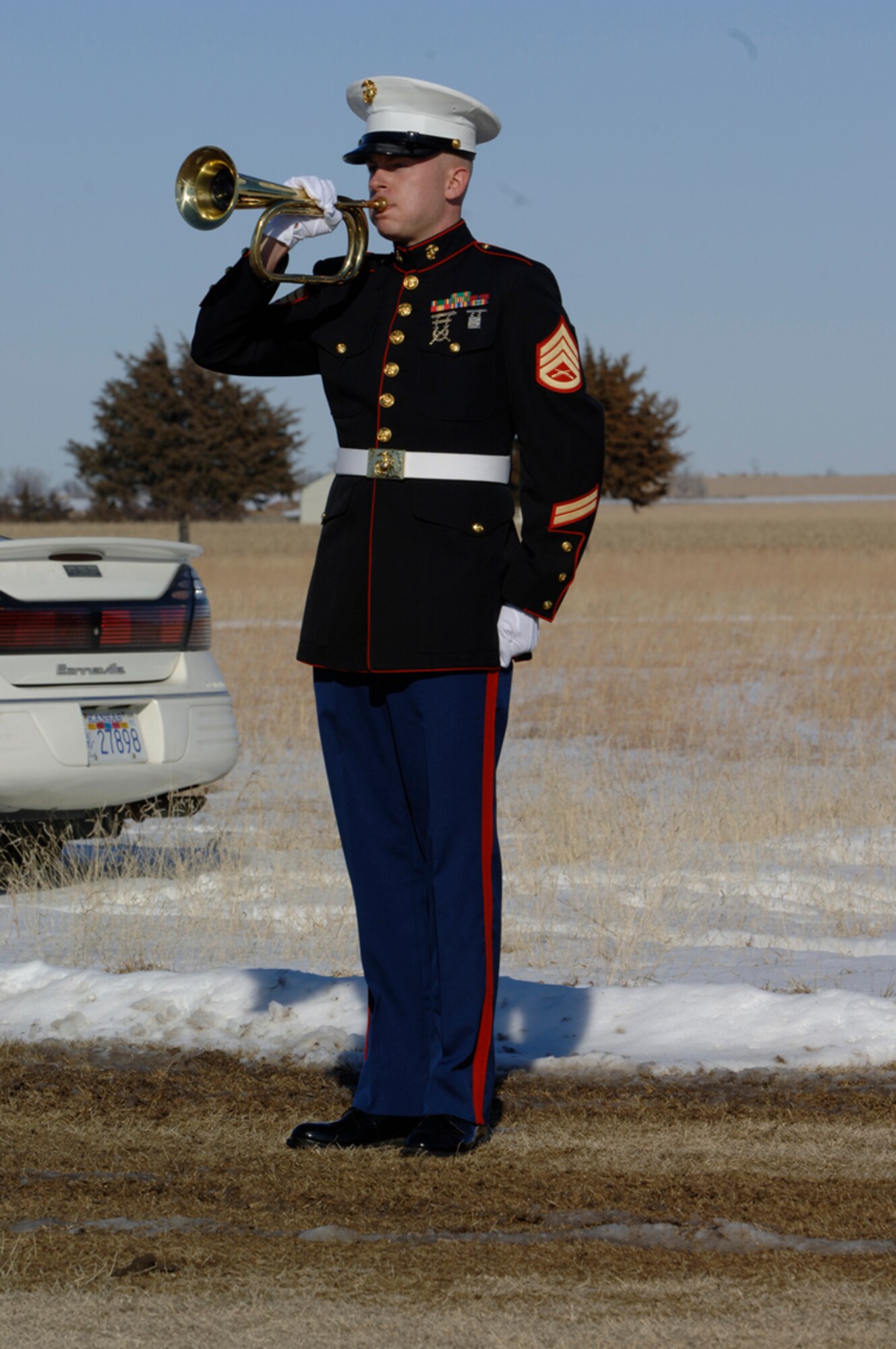 Members of the Kansas City 24th Marine Regiment serve as pallbearers Jan. 25, during the funeral of Albert “Jud” Wagner. (Air Force photos by Senior Airman Jamie Train, 22nd Communications Squadron)