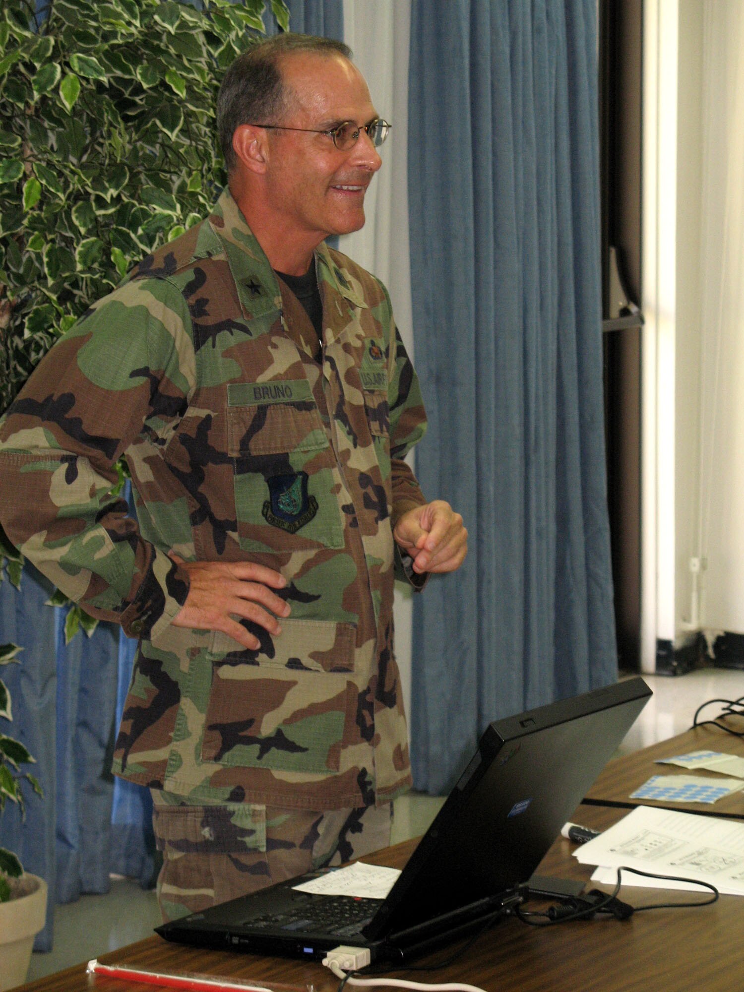 Brig. Gen. Frank Bruno, Pacific Air Force director of logistics, meets with Air Force Logistic representatives from nine Pacific bases at Hickam Air Force Base, Hawaii Jan. 31 to discuss ways to maintain productivity even though they will be losing an estimated 1,200 logistic personnel. (U.S. Navy photo/Petty Officer Jason Segedy)