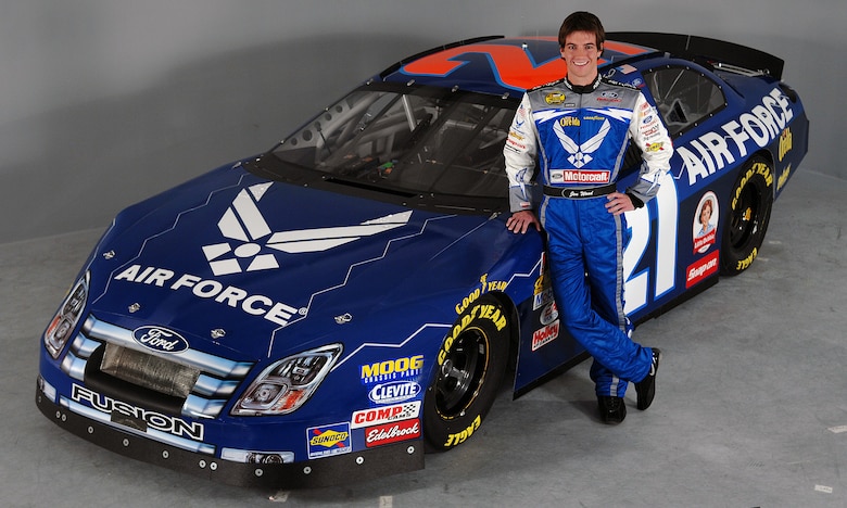 Air Force kicks off NASCAR season at Daytona > U.S. Air ...