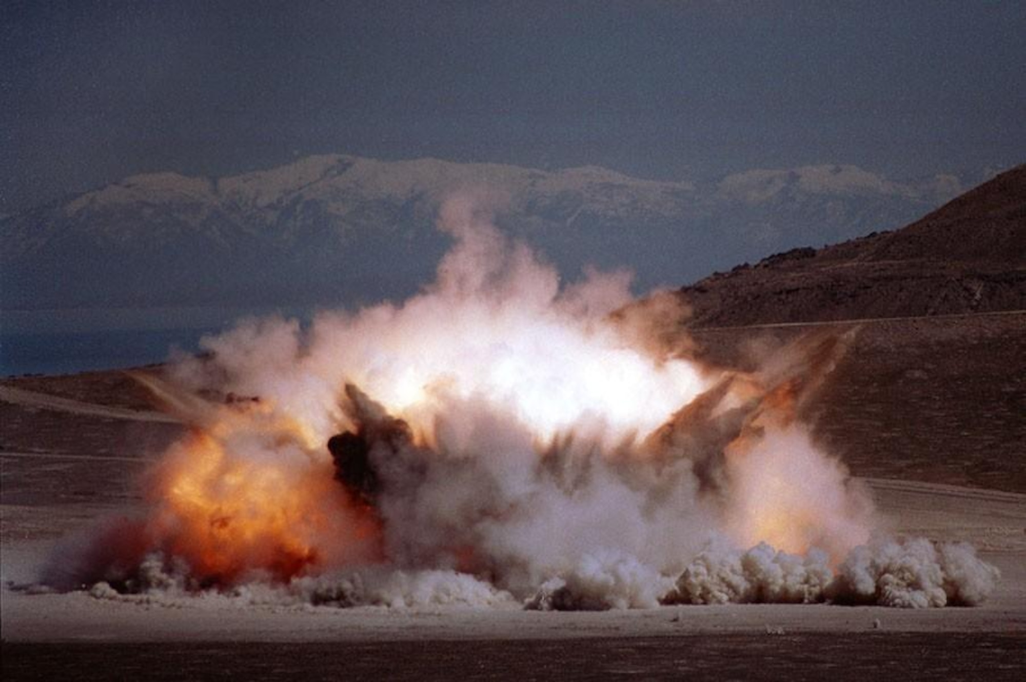 Trident 2 explodes at the UTTR.