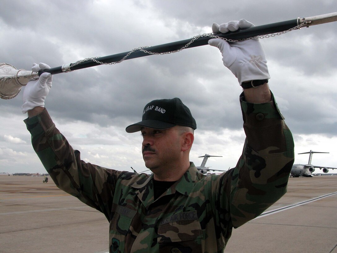 Air Force Chief Master Sgt. Edward Teleky, a graduate of the  Juilliard School of Music and the Air Force Band's drum major, will be front  and center during the march down Pennsylvania Avenue Jan. 20. Teleky said he  was nervous on his first inaugural parade four years ago, but expects to have  fun this time. Photo by Sgt. 1st Class Doug Sample, USA