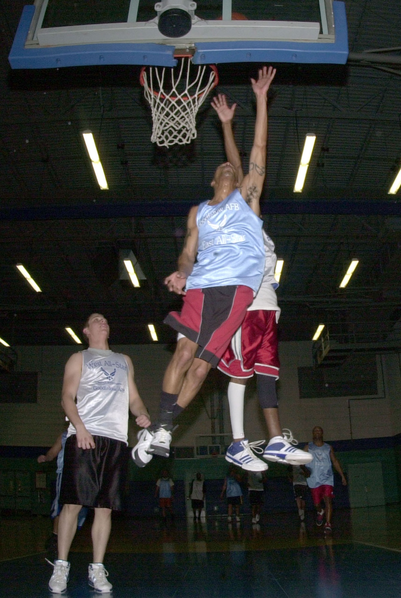 Eastern Conference All-Star power forward Jonathan Session, No. 32, goes for a lay-up during the first half of the 2007 Goodfellow Basketball All-Star Game Feb. 1 at the Mathis Fitness Center. (U.S. Air Force photo by Airman 1st Class Luis Loza Gutierrez)