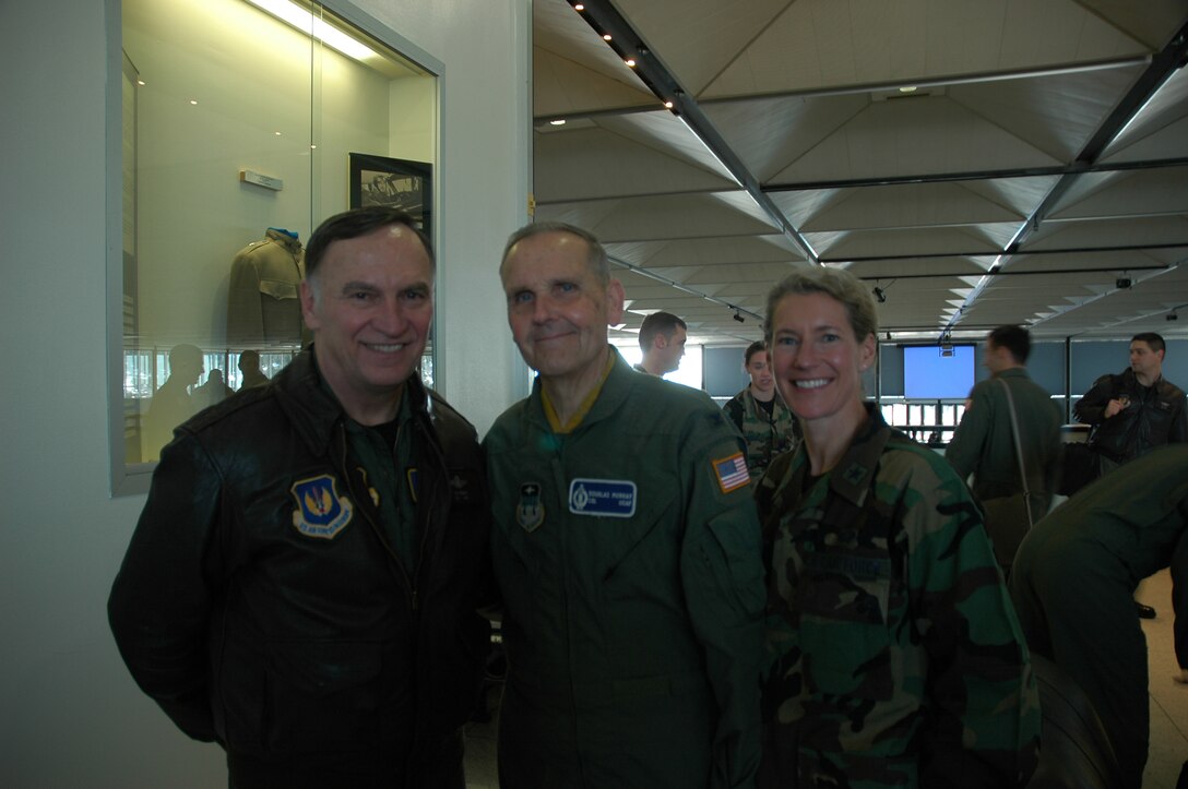 Gen. Tom Hobbins, Commander U.S. Air Forces in Europe (left), meets with retired Col. Douglas Murray, fomer Chairman of the Department of Social Science and Permanent Professor of Political Science, and Brig. Gen. Dana Born, Dean of Faculty, during his February 2007 visit to the U.S. Air Force Academy. (U.S. Air Force photo/Col. Susan Strednansky)