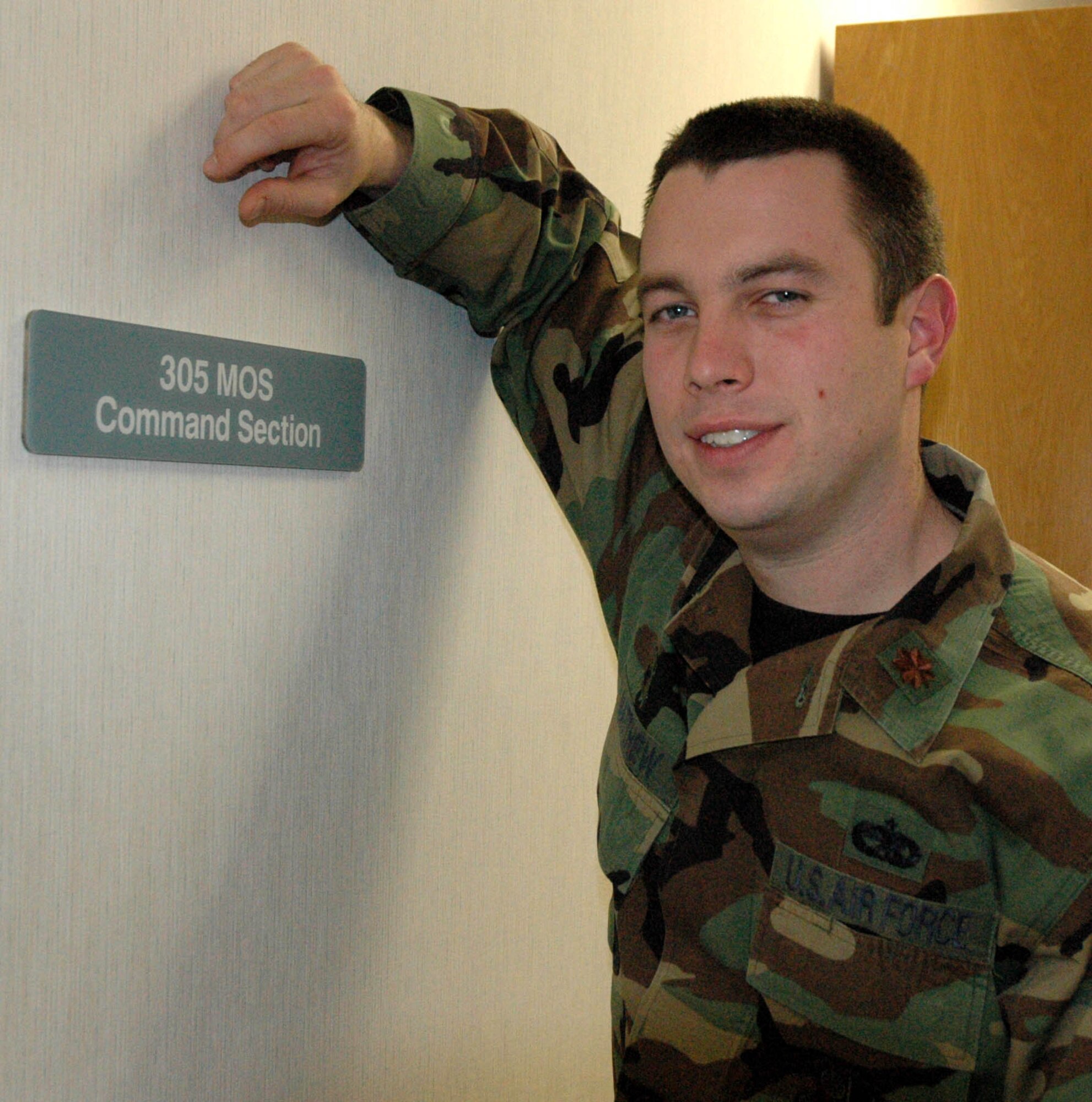 MCGUIRE AIR FORCE BASE, N.J. -- Reserve maintenance officer, Maj. Jeffrey Matthew is the latest commander of the 305th Maintenance Operation Squadron, an active duty unit at McGuire Air Force Base, N.J. (U.S. Air Force photo/Master Sgt. Donna T. Jeffries)