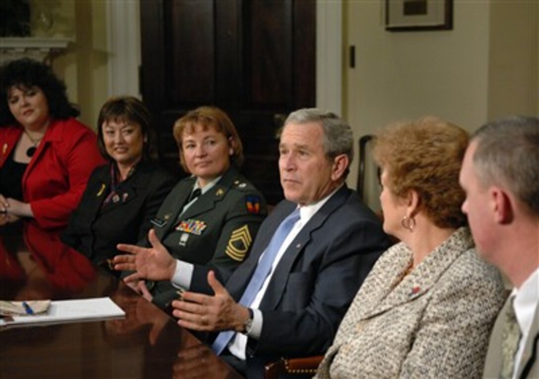 President Bush meets with America Supports You grassroots organizations in the Roosevelt Room of the White House in Washington, D.C., Feb., 28, 2007. 