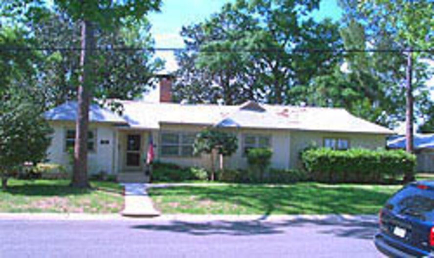 A photograph of a house in Eglin base housing on Georgia Avenue.