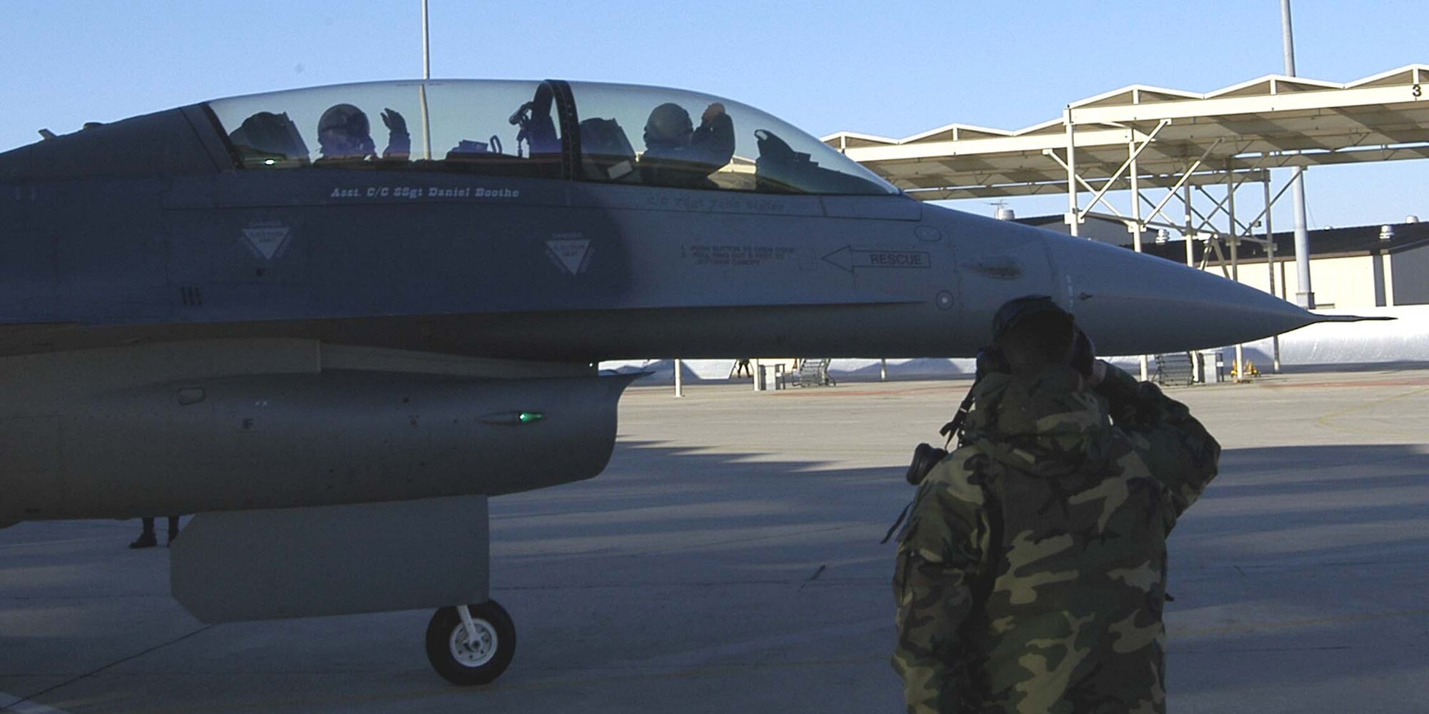 Maj. John Marusa, 457th Fighter Squadron pilot, and Staff Sgt. Edwin Hartman, Air Force Reserve Command's Get 1 Now award winner for Fiscal Year 2006, are cleared to taxi for take off from the 301st Fighter Wing flightline in Fort Worth, Texas. (U.S. Air Force Photo/Master Sgt. Gary Johnson)