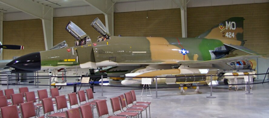 McDonnell Douglas F-4C-16-MC "Phantom II"
S/N 63-7424