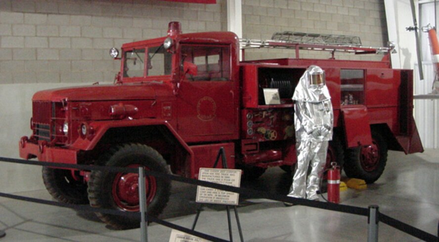 Kaiser Jeep Model 530 6X6 Firetruck