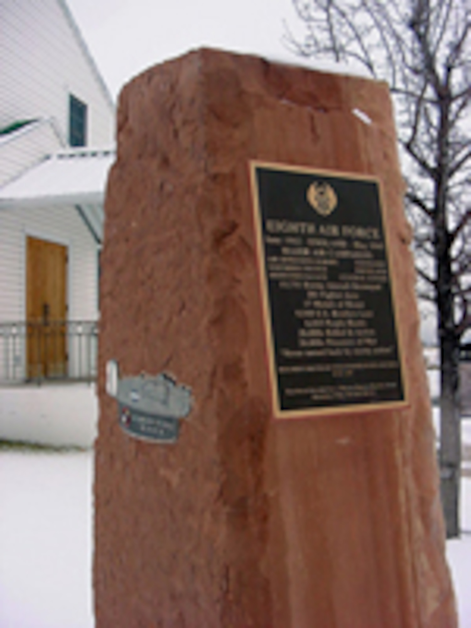 The museum's Memorial Park surrounds the Chapel, covering several acres. It contains monuments placed by various organizations, such as the 5th Air Force, the 8th Air Force, and the Military Order of the Purple Heart. The placement of these memorials is also coordinated by the Aerospace Heritage Foundation of Utah.
