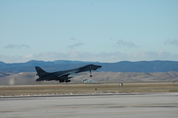A B-1 takes off as the first part of the aviation package to deploy to Southwest Asia. By the end of January, Ellsworth will send more than 400 members in support of the global war on terrorism. (U.S. Air Force photo/Airman 1st Class Kimberly Moore Limrick)