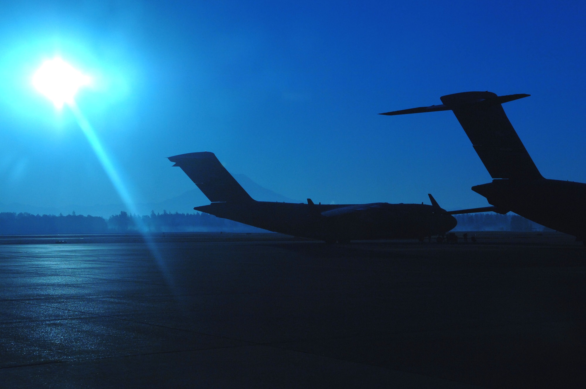 A C-17 Globemaster III sits on the fllightline at McChord Air Force Base, Wash. Airmen from McChord AFB provide airlift and aeromedical evacuation in support of the war on terrorism and other contingencies around the world. (U.S. Air Force photo/Abner Guzman)
