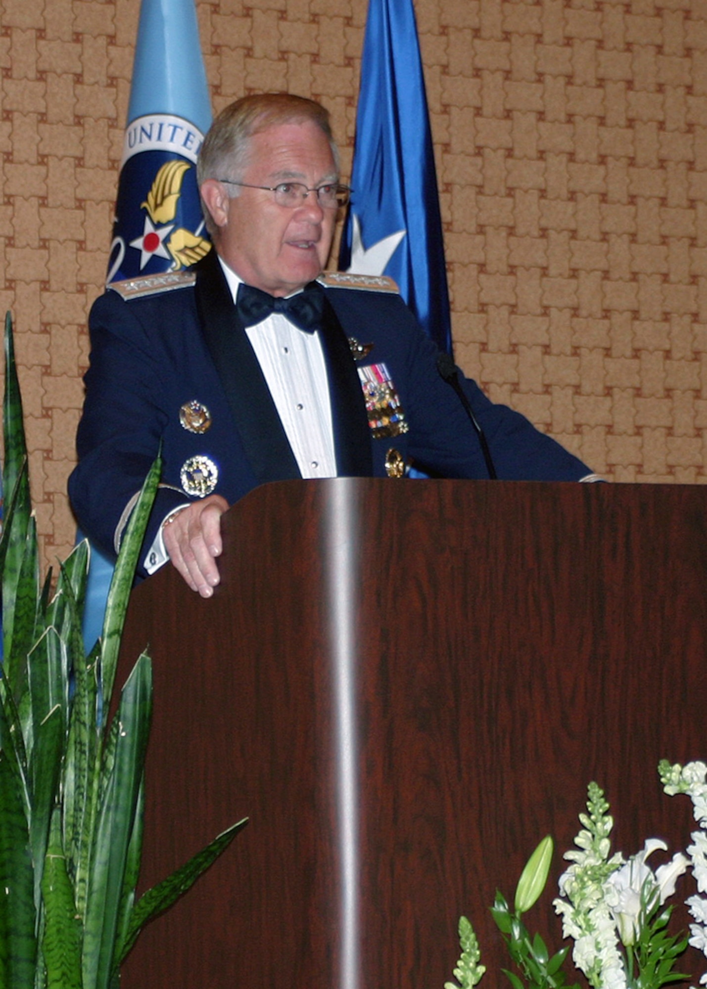 TINKER AIR FORCE BASE, Okla -- Gen. Ronald E. Keys, Air Combat Command commander, addresses 552nd Air Control Wing Airmen, past and present, during the E-3 Sentry 30th Anniversary banquet June 30.  The E-3 celebrated its 30th anniversary June 29 to July 1.  Many former E-3 Airmen attended the banquet to meet new friends and swap stories and memories with old friends.  (U.S. Air Force photo/Polly Orcutt)