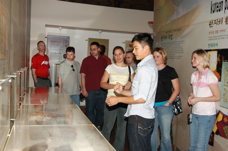 JEONJU, Republic of Korea -- Republic of Korea Air Forces hosted a cultural tour for more then 40 ROKAF and 8th Fighter Wing Wolf Pack Airmen in Jeonju June 28th. Activities included visiting the Jeonju Traditional Culture Center, eating Korean cuisine and touring the Sori Art Center. (Photo by ROKAF Senior Master Sgt. Yongsik Choi)                                 