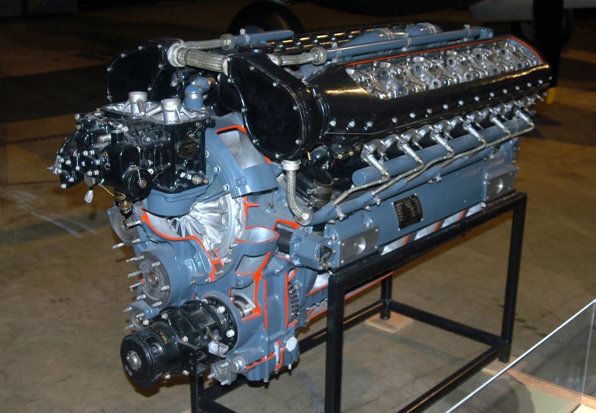 洋書 The V12 Engine Allison V-1710 > National Museum of the United States Air Force