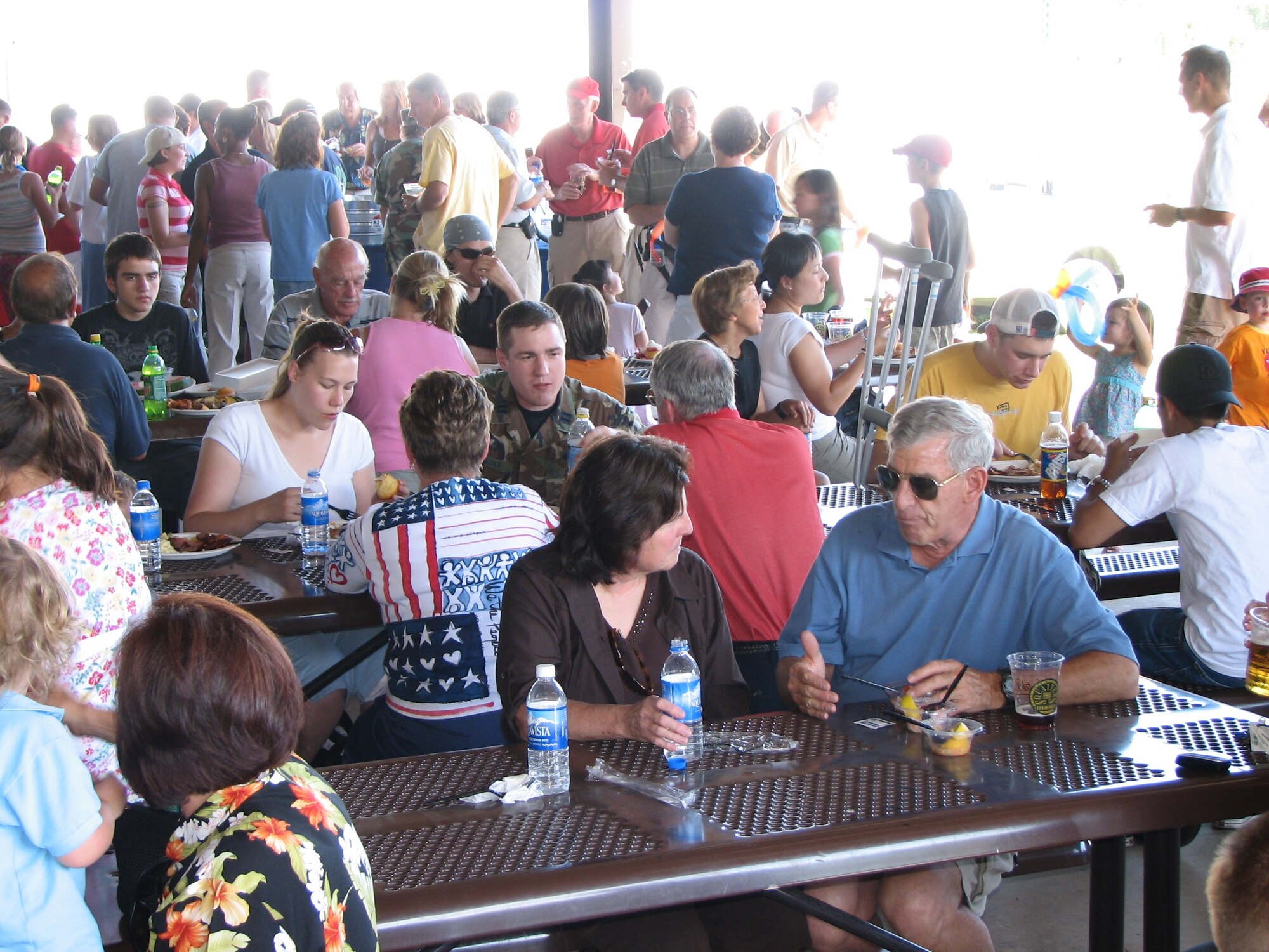 HILL AIR FORCE BASE, Utah -- More than 2,500 people attended the 2007 Salute to our Nation's Defender's picnic.  Local restaurant Gastronomy, along with other local venders, provided complimentary food, drinks, and desserts for military members and their families. (U.S. Air Force photo by Capt. Sean Carter)