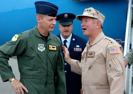 Col. John "Red" Millander, 437th Airlift Wing commander, welcomes Gen. Duncan McNabb, Air Mobility Command commander, Sunday before the generals trip to Rota, Spain.(U.S. Air Force photo/ Maj. Bill Walsh)