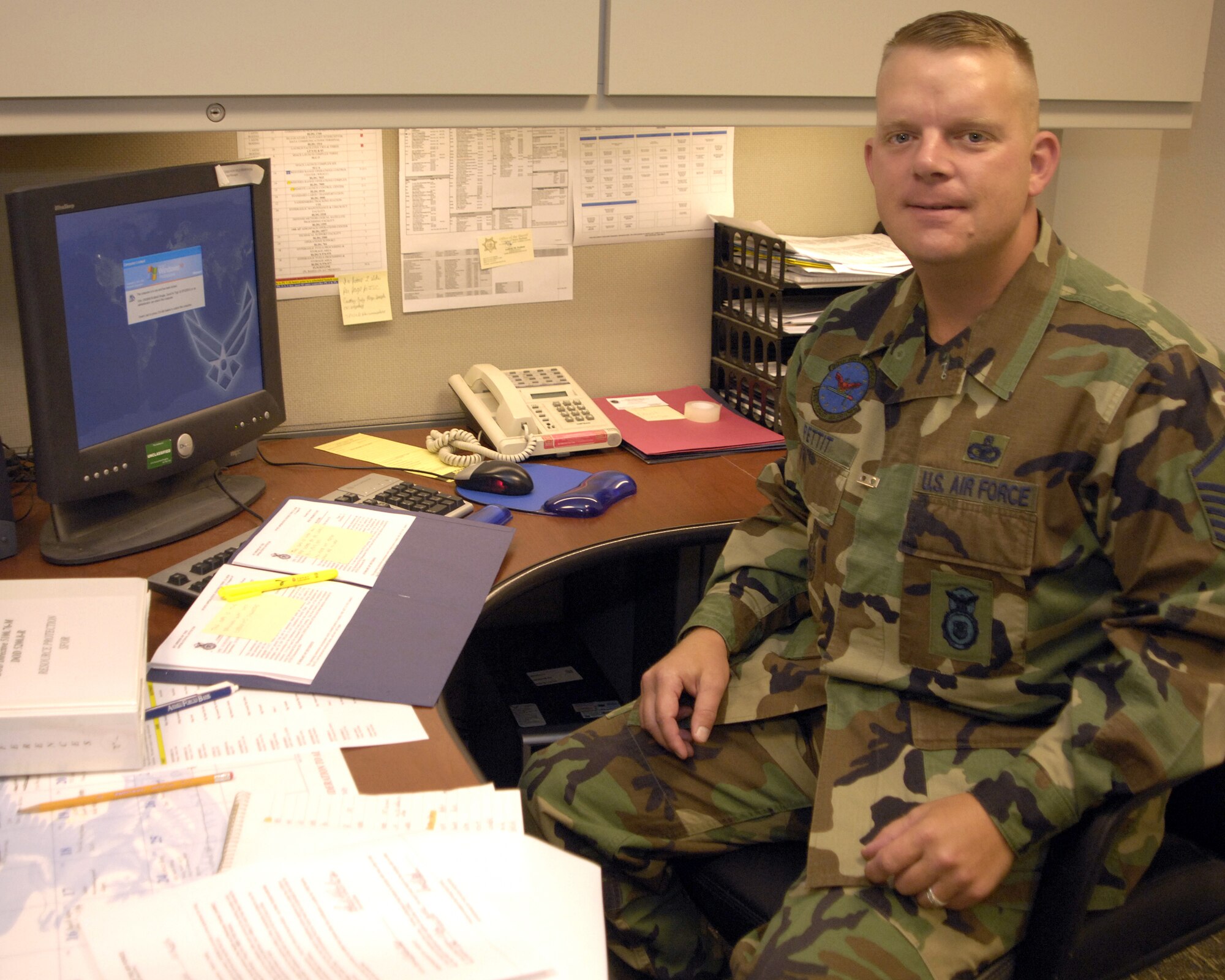 VANDENBERG AIR FORCE BASE, Calif. -- Master Sgt. Troy Pettit, 30th Security Forces Squadron, received the 2007 30th Space Wing Lance P. Sijan Award in the Senior Enlisted Category. (U.S. Air Force photo/Airman 1st Class Joann White)