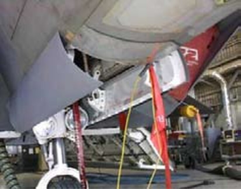 LabDeveloped F22 Nose Landing Gear Door Reduces Production and