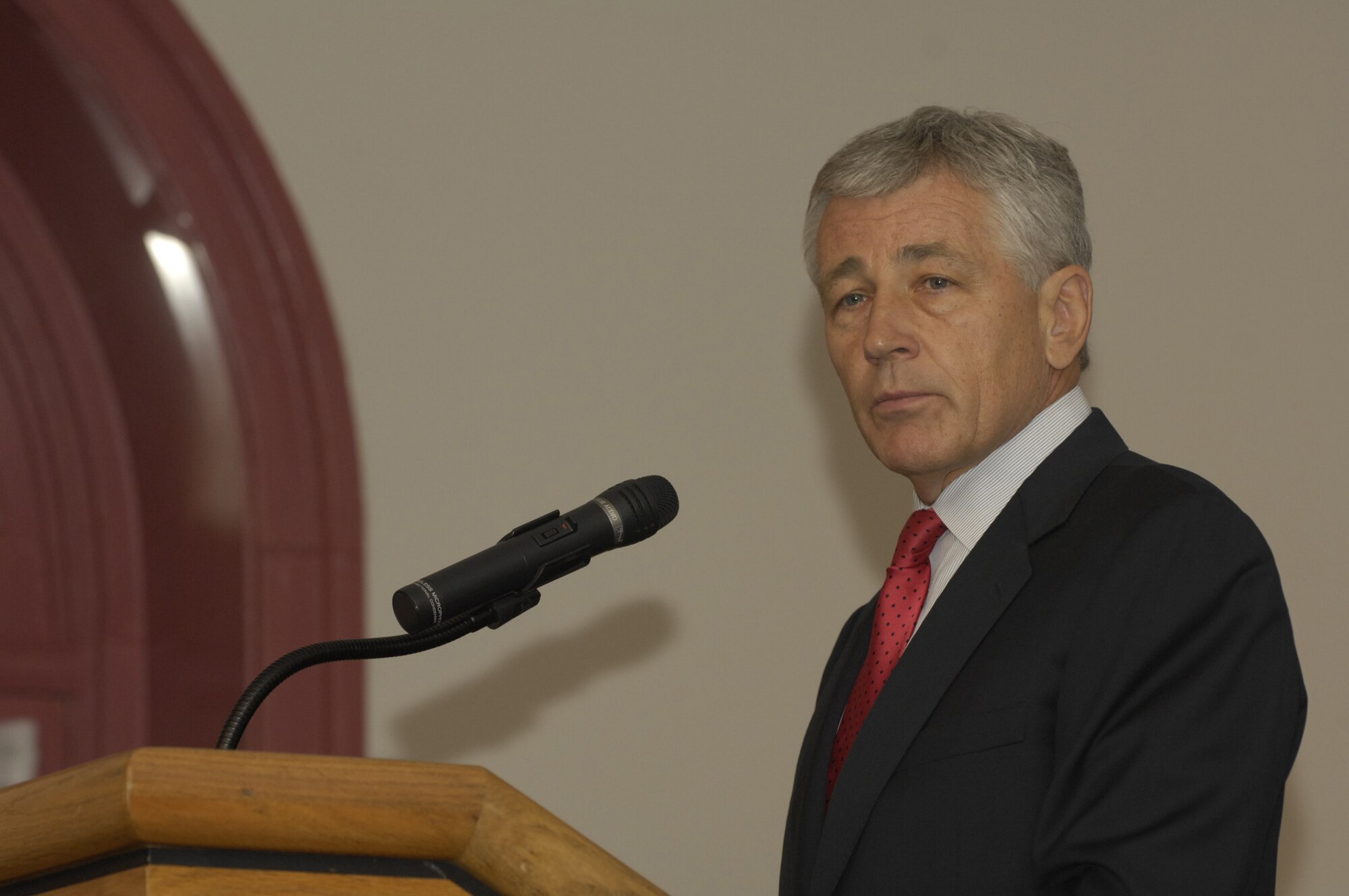 Sen. Chuck Hagel, R-Neb., speaks to a group of Airmen during a military heritage forum hosted by the Bolling Company Grade Officers Council in the Spaatz Room at the Bolling Clubs July 13. Senator Hagel spoke about his military service, which includes two Purple Hearts for wounds received during the Vietnam War, and also answered questions about current events. (U.S. Air Force photo by Senior Airman Rusti Caraker) 