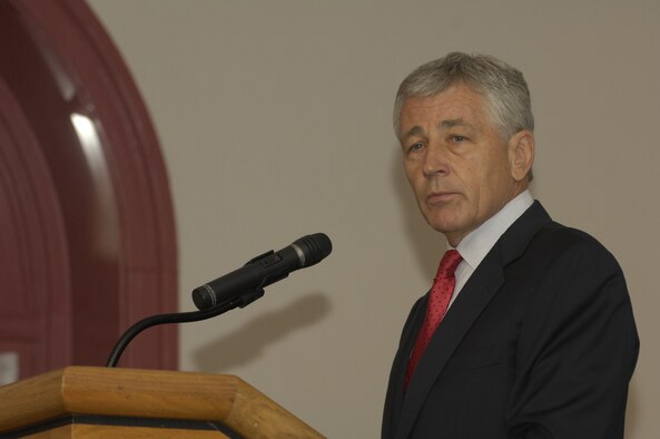 Sen. Chuck Hagel, R-Neb., speaks to a group of Airmen during a military heritage forum hosted by the Bolling Company Grade Officers Council in the Spaatz Room at the Bolling Clubs July 13. Senator Hagel spoke about his military service, which includes two Purple Hearts for wounds received during the Vietnam War, and also answered questions about current events. (U.S. Air Force photo by Senior Airman Rusti Caraker) 