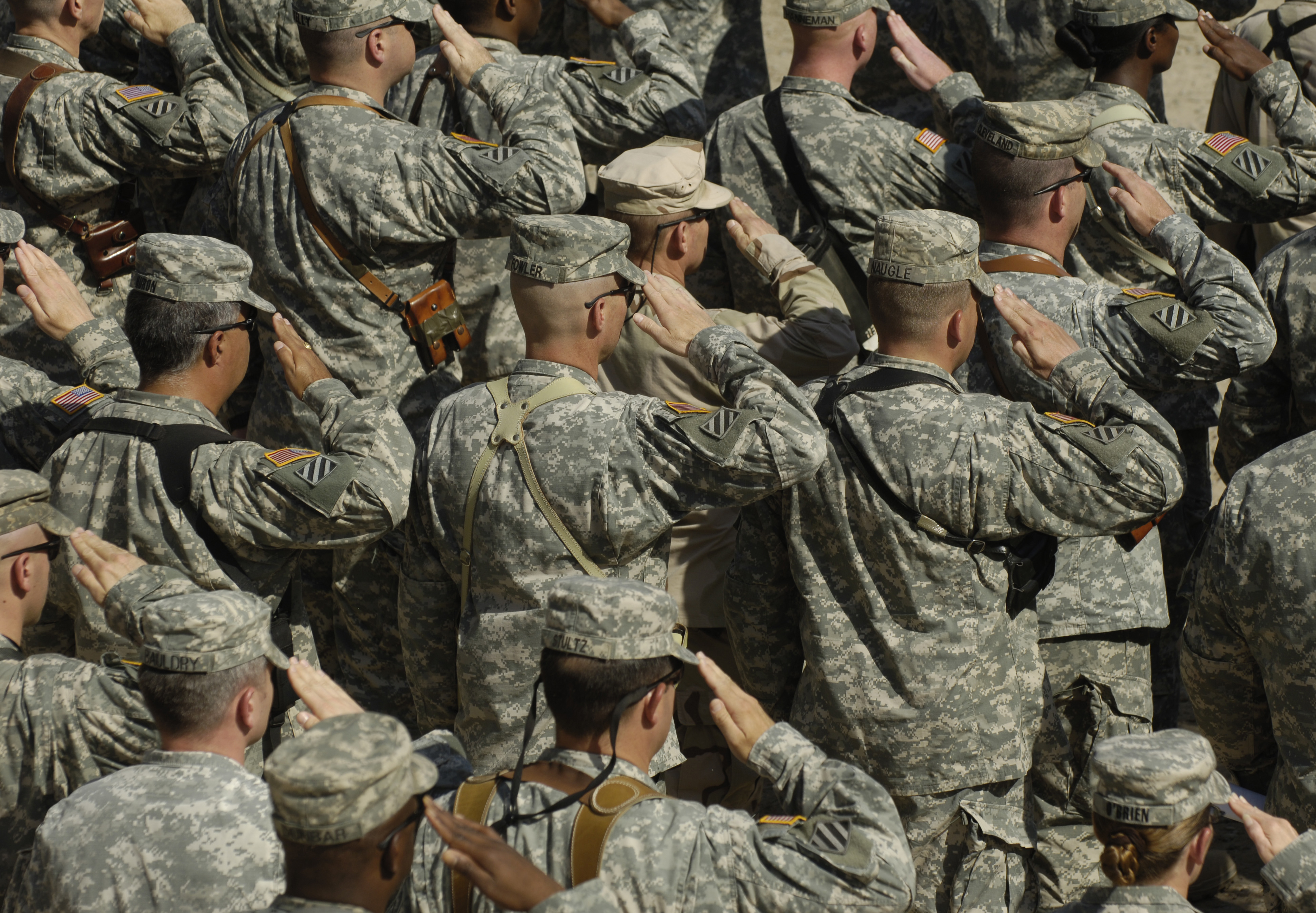 Soldiers With The U S Army 3rd Infantry Division Salute During A Re 