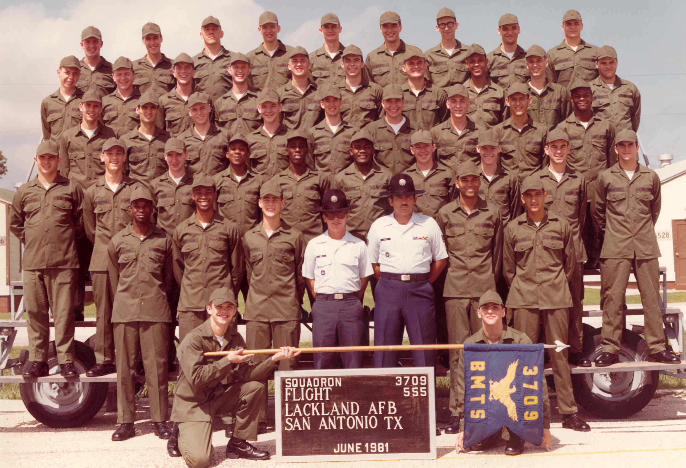 3709 Flt 555 Jun 1981