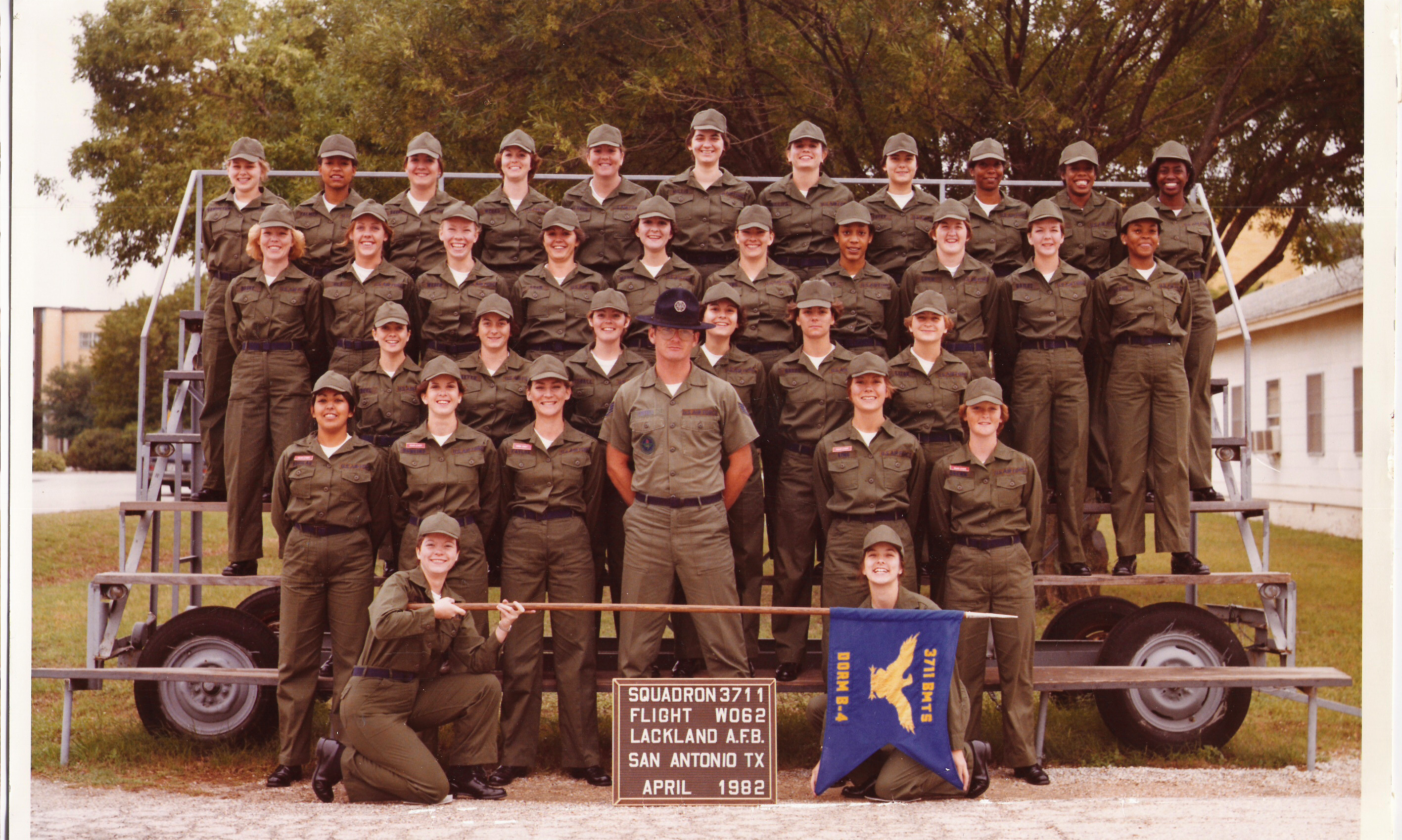 3711 Flt W062 Apr 1982