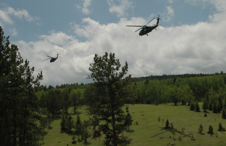 Airmen participate in Joint Thunder 2007 for the first time in the exercise's existance. Joint Thunder Is a realistic field training exercise which includes Army, Navy and Air Force units from 34 states along with Canadian, Singaporean and German participants. 
(U.S Air Force photo/Airman 1st Class Kimberly Moore Limrick)