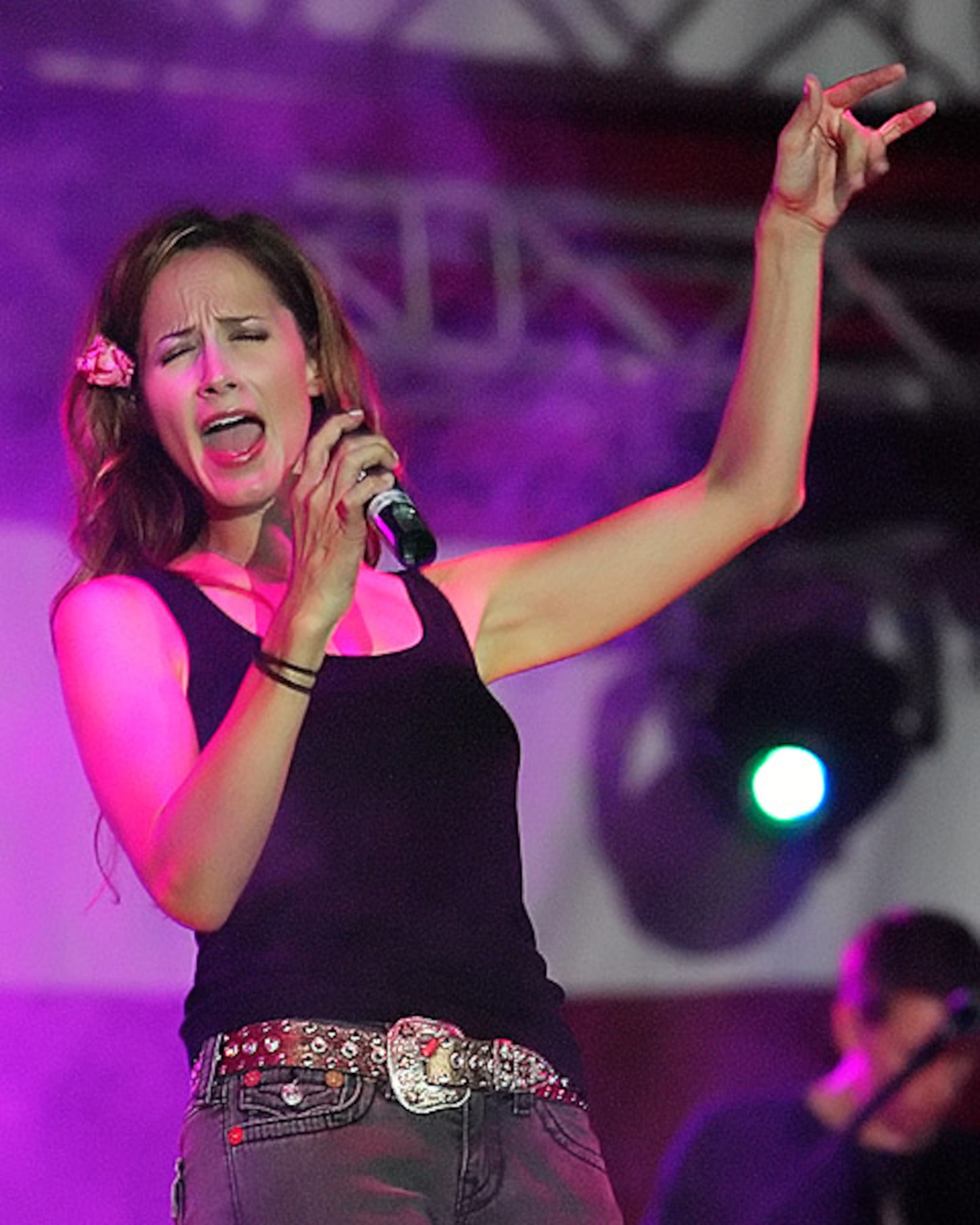 Country music star Chely Wright preforms her hit "Single White Female"  for Team Incirlik at Hangar 4, July 23. (U. S. Air Force photo by Ismael Gomez) 