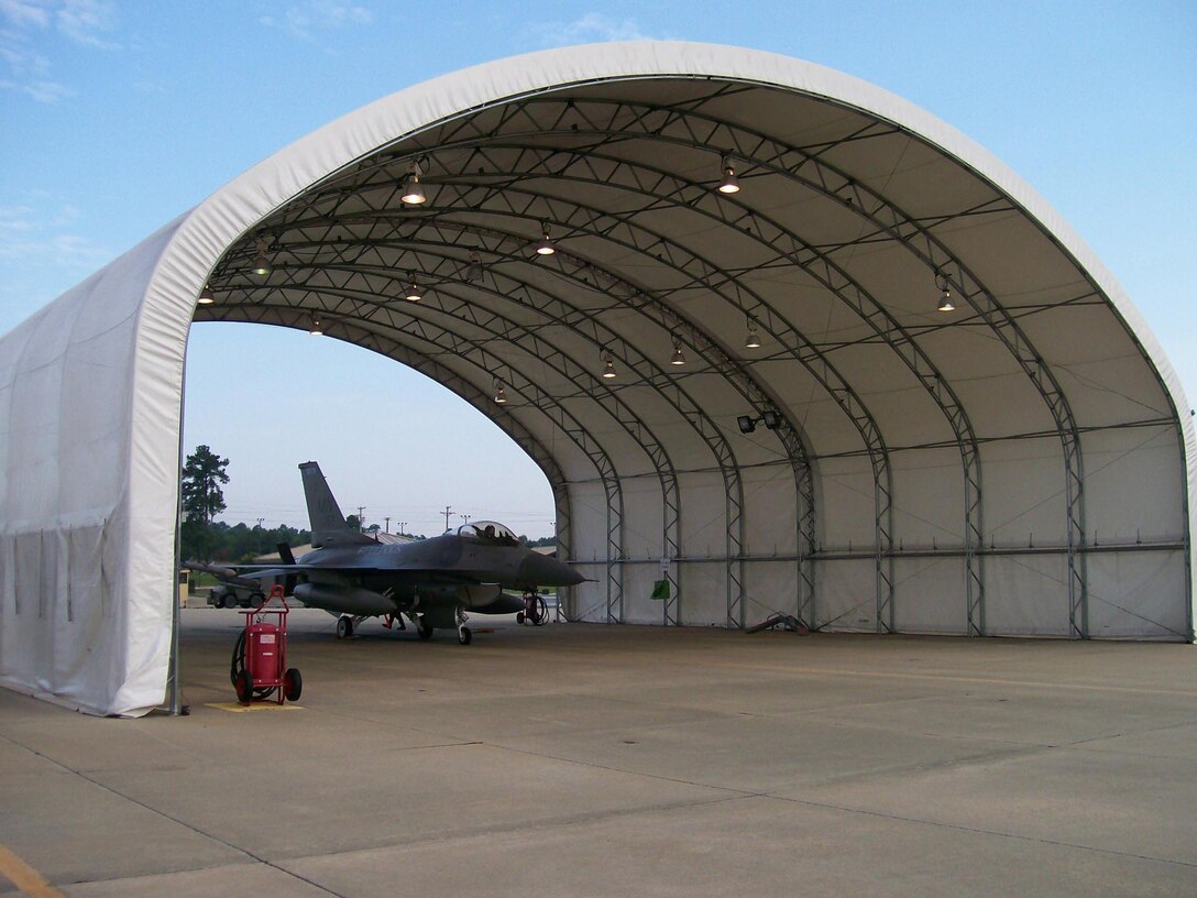 An F-16C Fighting Falcon from Duluth, Minn. ANG, 148th Fighter Wing, sits on alert at Shaw AFB, S.C., July 19, 2007.  The 148th FW has been performing Air Sovereignty Alert at Shaw AFB since June 22, 1007.  (USAF photo/Capt. Audra Flanagan)