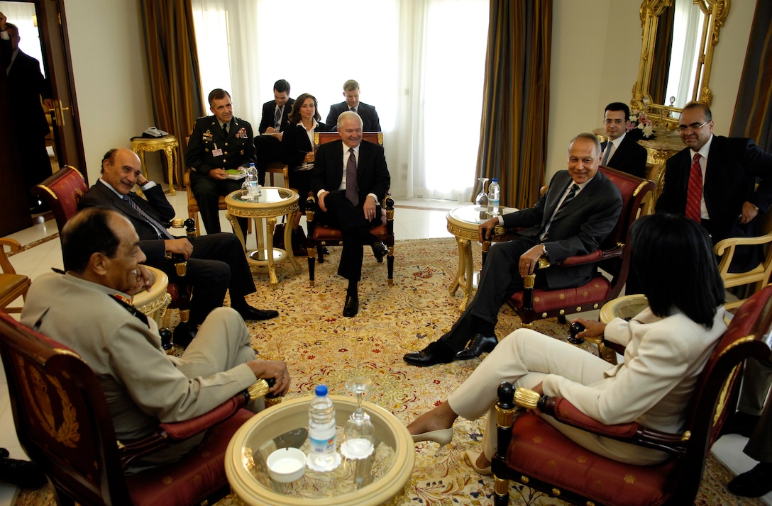 Secretary of Defense Robert M. Gates (center) and Secretary of State Condoleezza Rice meet with Egyptian Foreign Minister Aboul Gheit, Minister of Defense Mohammed Hussein Tantawi and Intelligence Director Omar Soliman in Sharm El Sheikh, Egypt, July 31, 2007.