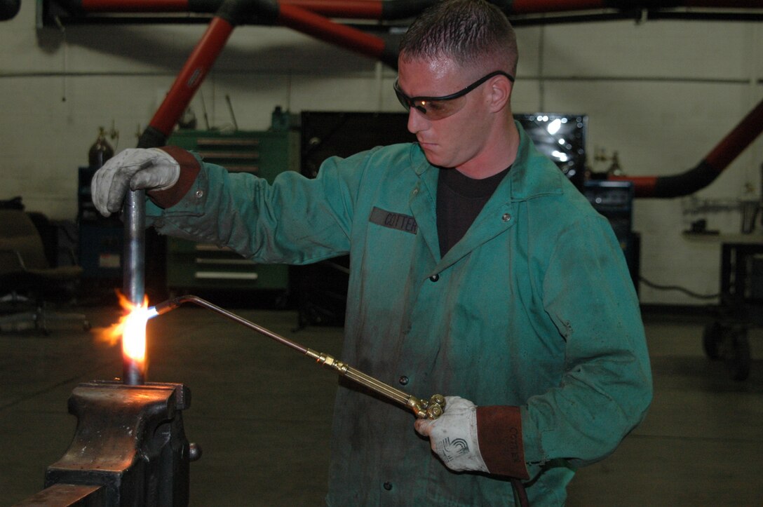 Senior Airman Brandon Cotter, 28th Maintenance Squadron. (U.S. Air Force photo/Airman 1st Class Kimberly Moore Limrick)