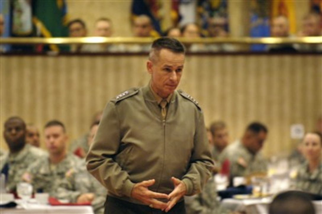 Chairman of the Joint Chiefs of Staff, Gen Peter Pace, gives remarks at the quarterly Senior Enlisted breakfast at Fort Belvoir, Va., June 12, 2007. Pace thanked them for their service in a time of war and answered questions ranging from future deployments to leadership.