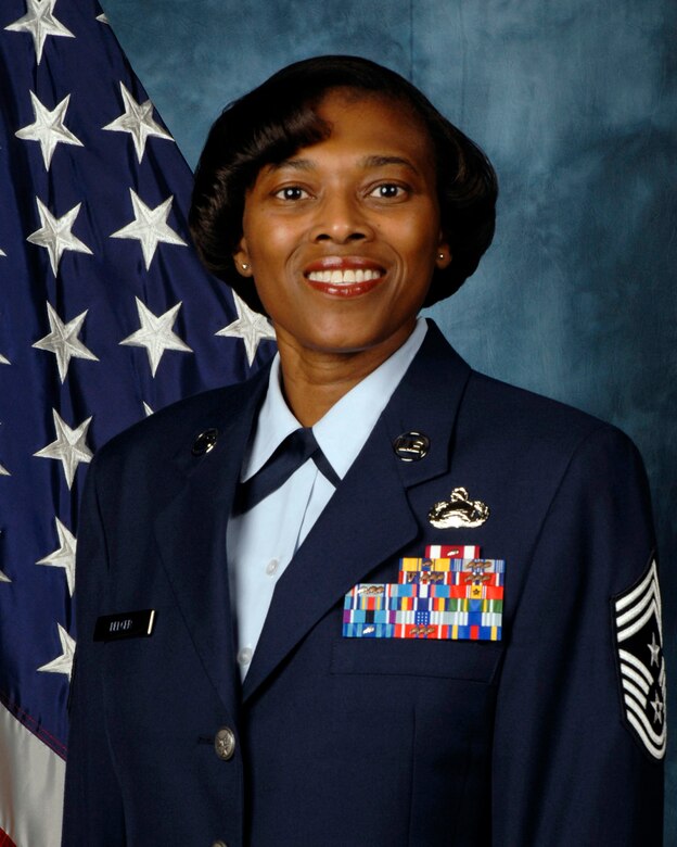 Charleston hails its first female command chief > Joint Base Charleston