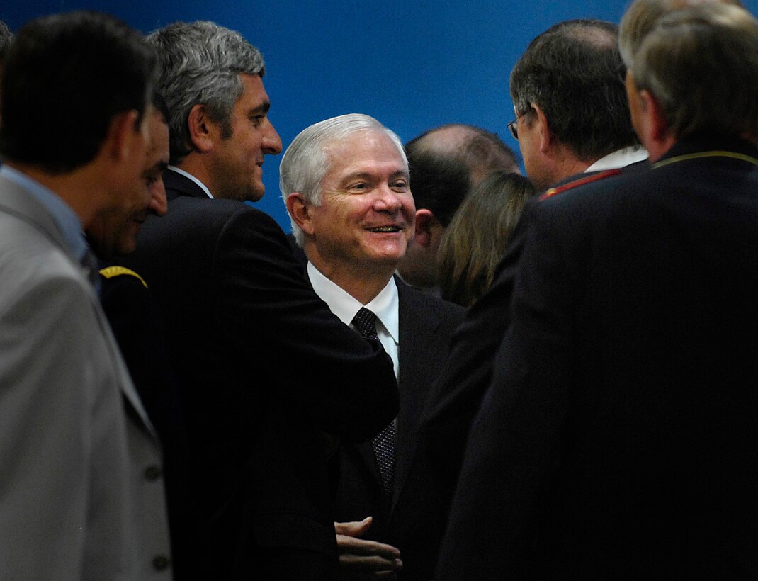 Secretary of Defense Robert M. Gates meets informally with French Minister of Defense Herve Morin and German Defense Minister Franz Josef Jung during a NATO Defense Ministerial in Brussels, Belgium, June 14, 2007. 