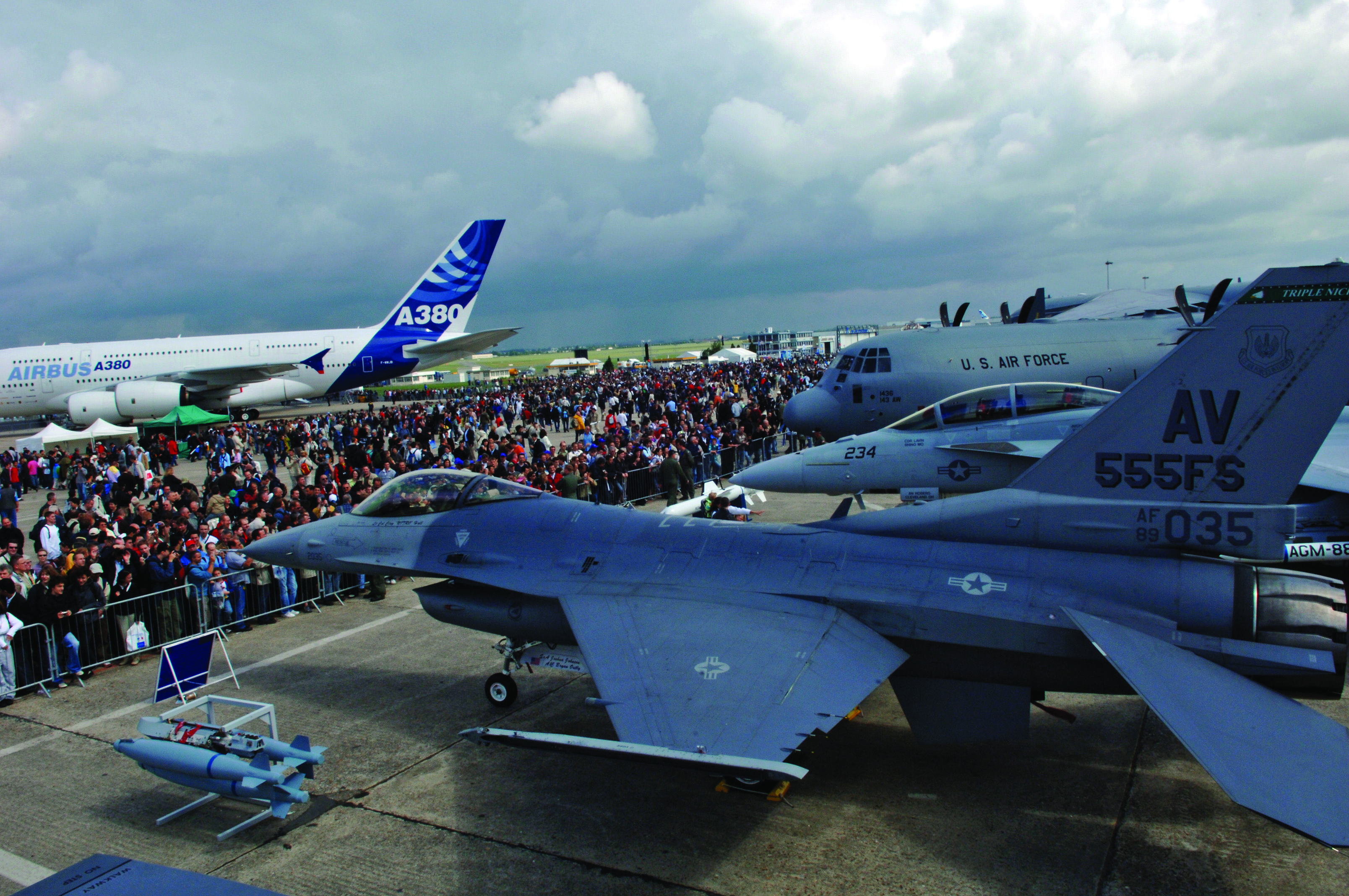F 16 Paris Air Show