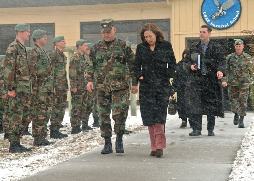 FAIRCHILD AIR FORCE BASE, Wash. -- U.S. Sen. Maria Cantwell is escorted by Col. Jeff White, 336th Training Group commander, during her visit here Saturday. The senator toured the 336th TRG and met with Col. Scott Hanson, 92nd Air Refueling Wing commander, for an update on the wing’s operations. (Photo by Airman 1st Class Joshua Chapman)
