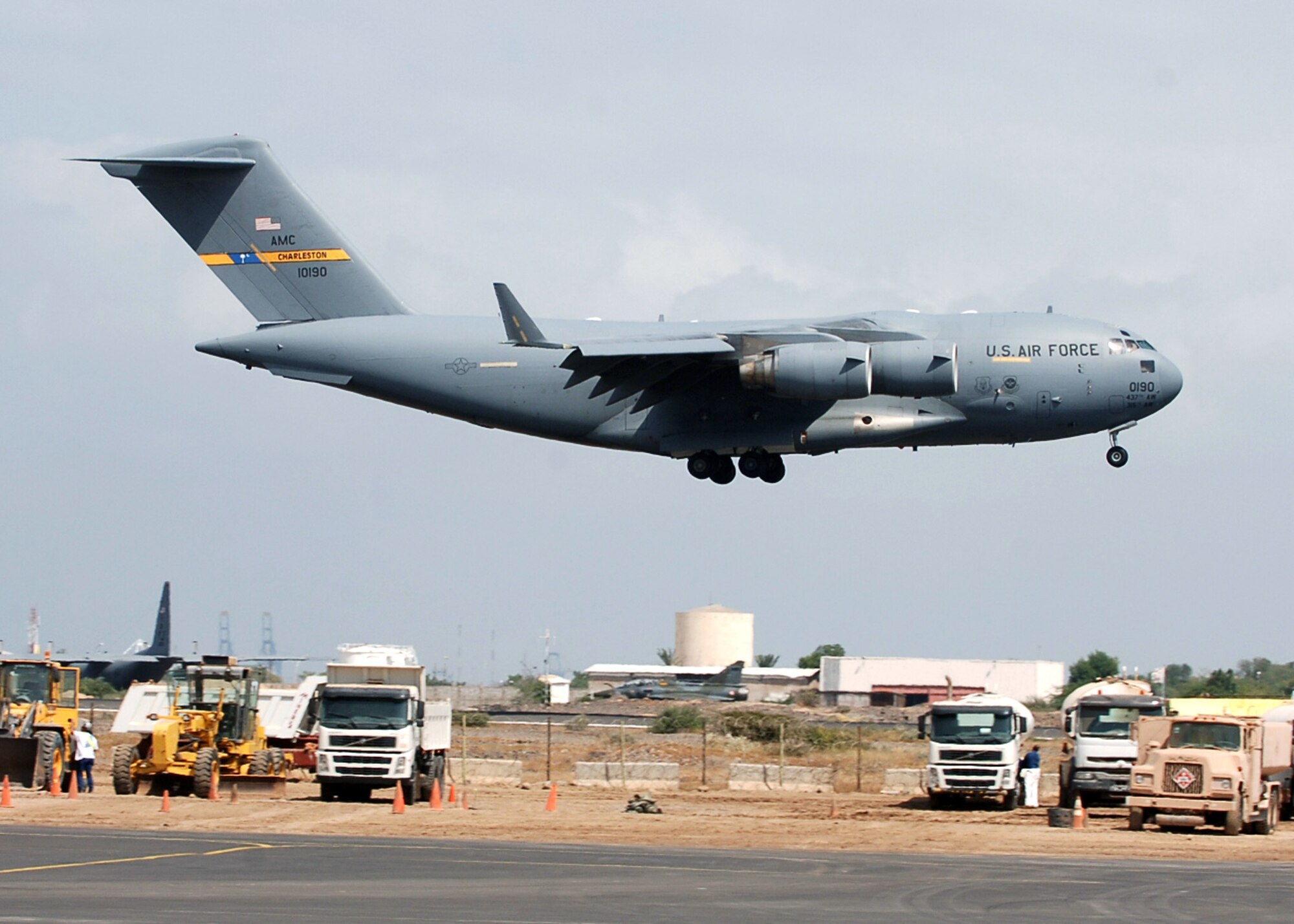 Air Force C-17 Globemaster IIIs, like this one, are  capable of rapid strategic delivery of troops and all types of cargo to main operating bases or directly to forward bases in a deployment area. (U.S. Navy photo/Chief Petty Officer Eric A. Clement)