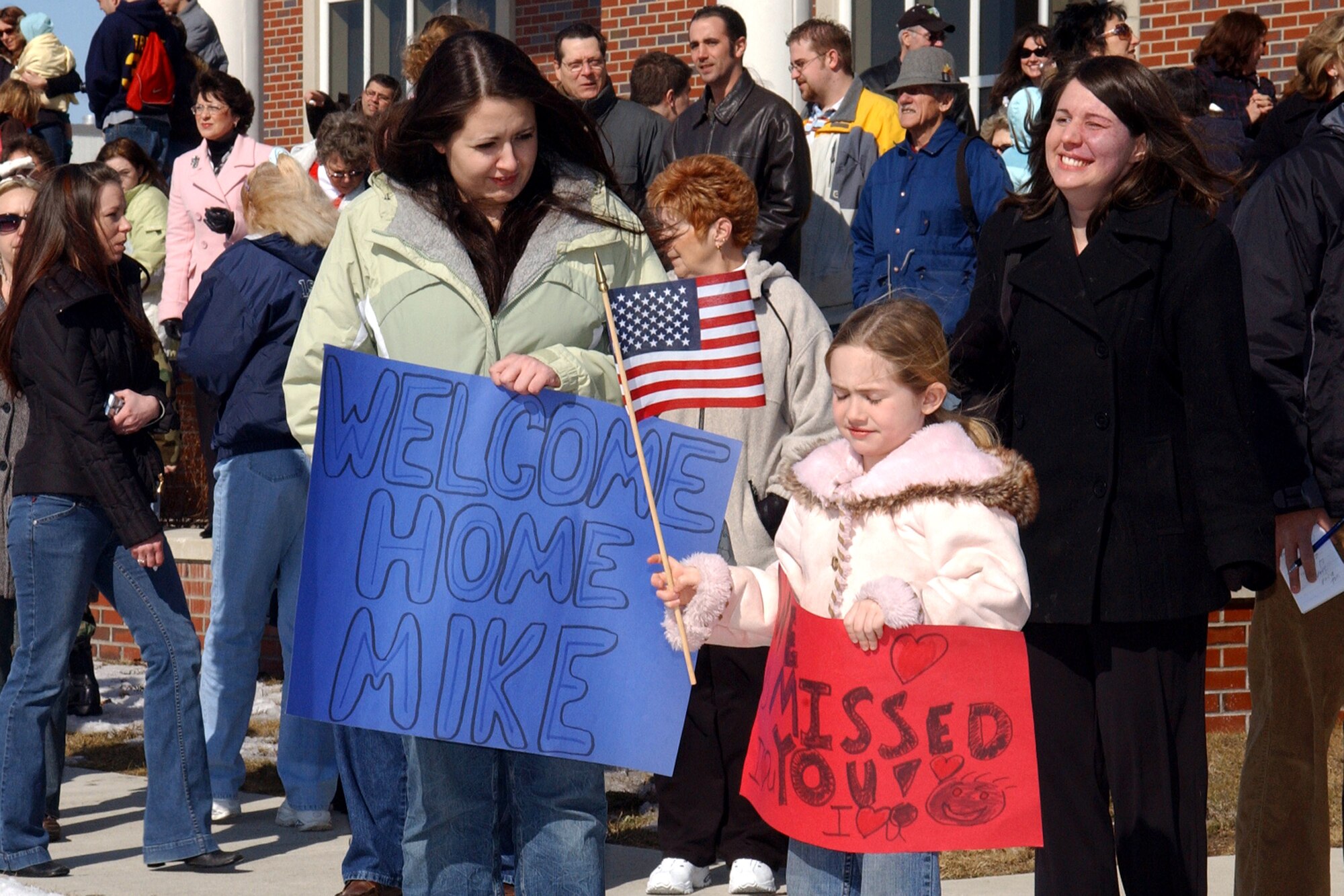 Almost 200 family members and friends welcome home the 127th Wing Airmen returning to Selfridge Air National Guard Base, Mich., March 5 from deployment to Balad Air Base, Iraq. The Airmen were deployed for approximately 45 days for Air Expeiditionary Force 5and 6 in support of Operation Iraqi Freedom and supported F-16 Fighting Falcon operations there. (U.S. Air Force photo/Linda Choka) 