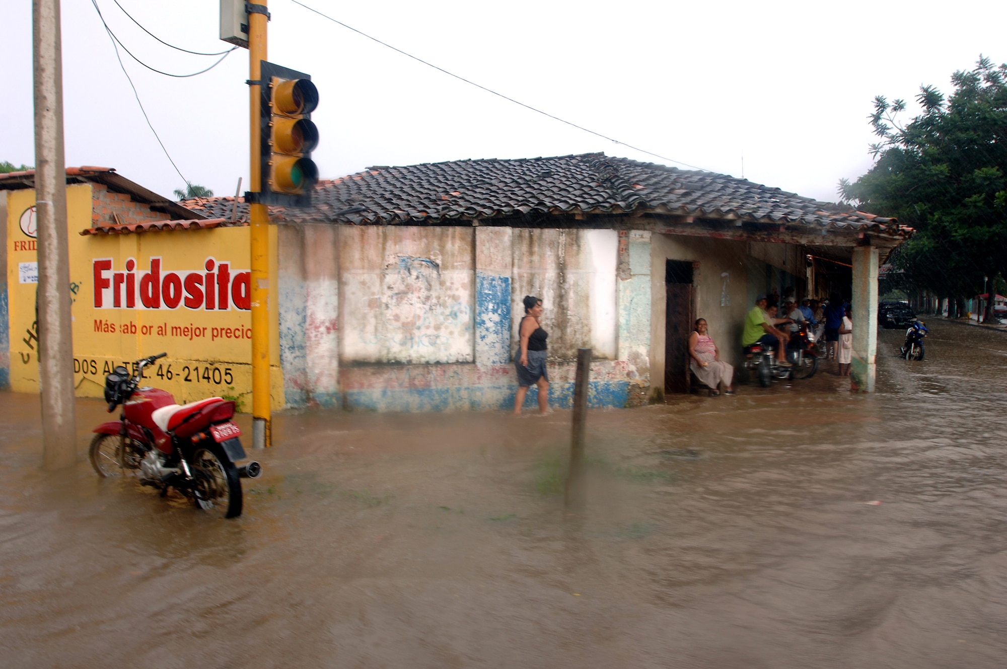 Communities in Trinidad, Bolivia, are flooded by El Nino rains that hit March 5. U.S. Southern Command, in cooperation with the U.S. Agency for International Development, is delivering humanitarian supplies in response to devastating floods in Eastern Bolivia. (U.S. Army photo/Spc. Clayton Corey)
