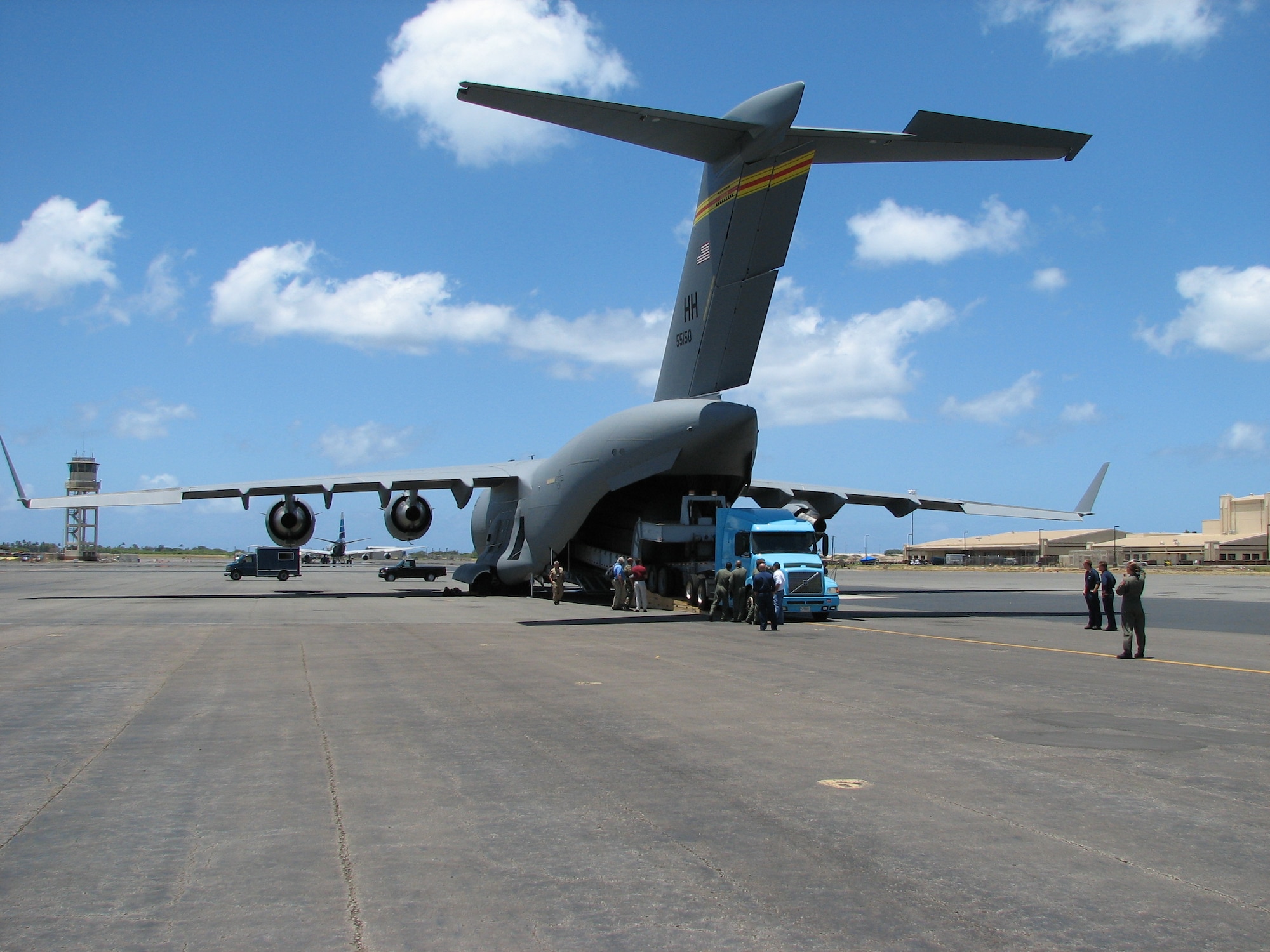 C-17 Back cargo upload