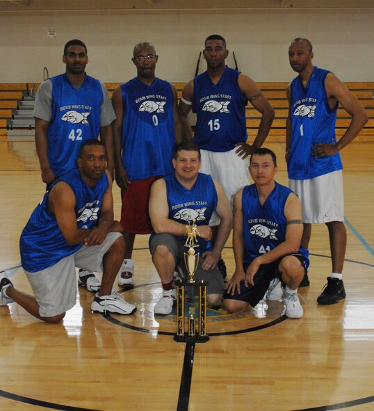 The 7th Bomb Wing Staff defeated the 7th Equipment Maintenance Squadron 54-48 in the 2007 Over-30 Intramural Basketball Championship. (U.S. Air Force photo by Airman Jennifer Romig)