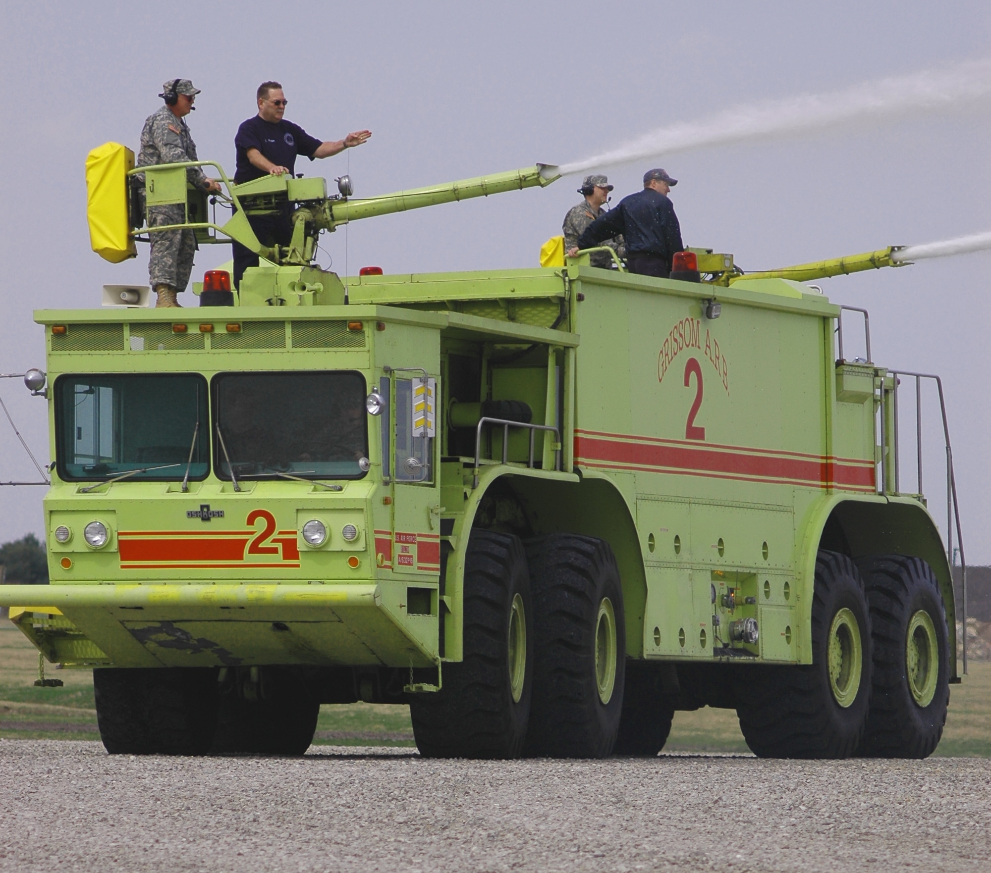 GRISSOM AIR RESERVE BASE, Ind., -- Members of the installation support unit at Camp Atterbury, Ind., receive training on the P15 pumper at the fire training pit here. Three Soldiers visited Grissom tro receive training on the pumper truck recently. (U.S. Air Force photo/Tech. Sgt. Doug Hays)
