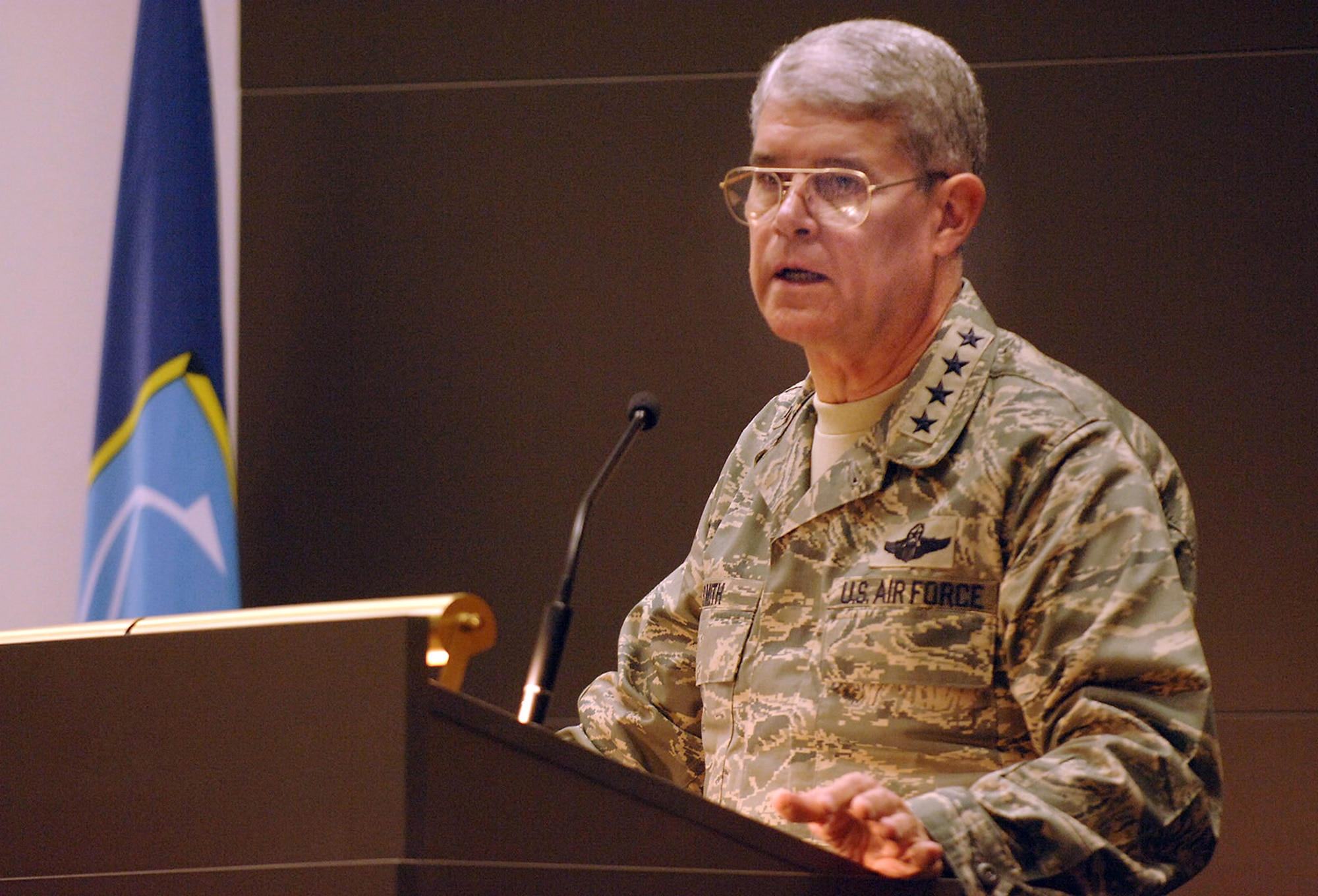 Gen. Lance L. Smith speaks to representatives from 26 NATO nations May 4 during the week-long NATO Response Force Exercise Allied Reach '07 at Allied Air Component Command Headquarters at Ramstein Air Base, Germany. The exercise examined the command and control, logistics and training of the NATO Response Force at the strategic and operational levels. General Smith is the commander, U.S. Joint Forces Command/NATO Supreme Allied Commander Transformation. (U.S. Air Force photo/Master Sgt. Scott Wagers) 
