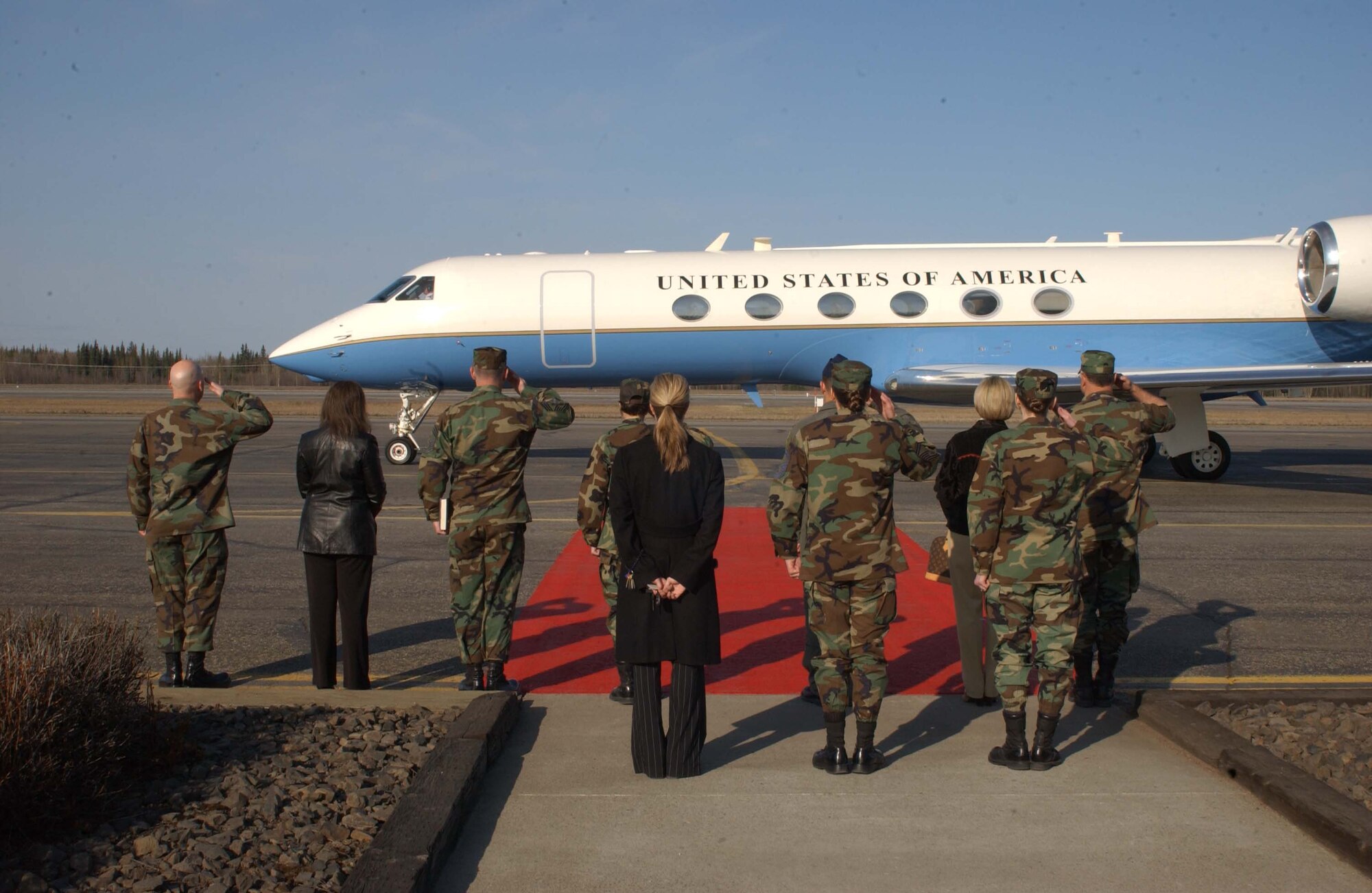 EIELSON AIR FORCE BASE, Alaska -- Secretary of the Air Force Michael W. Wynne departs Eielson AFB on May 10. The 21st Secretary of the Air Force is currently touring the Pacific Region to introduce his top priorities for the Air Force -- winning the war on terrorism, fostering mutual integrity and respect, and revitalizing for the service's aging infrastructure and fleet. (U.S. Air Force photo by Airman 1st Class Jonathan Snyder) 