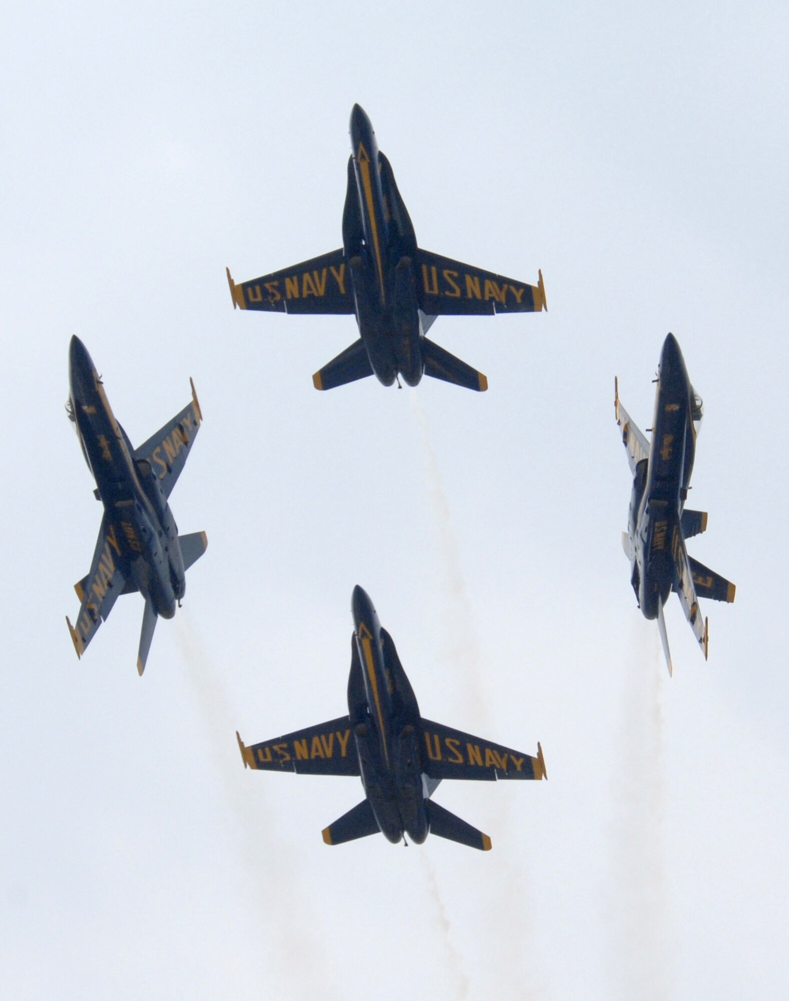 The U.S. Navy Blue Angels perform at the 2007 Wings Over Wayne Airshow here May 12. The Wings Over Wayne Airshow 2007 is the first apperance of the Blue Angels since the accident that occurred April 21.(U.S. Air Force photo by Airman 1st Class Greg Biondo)(released)