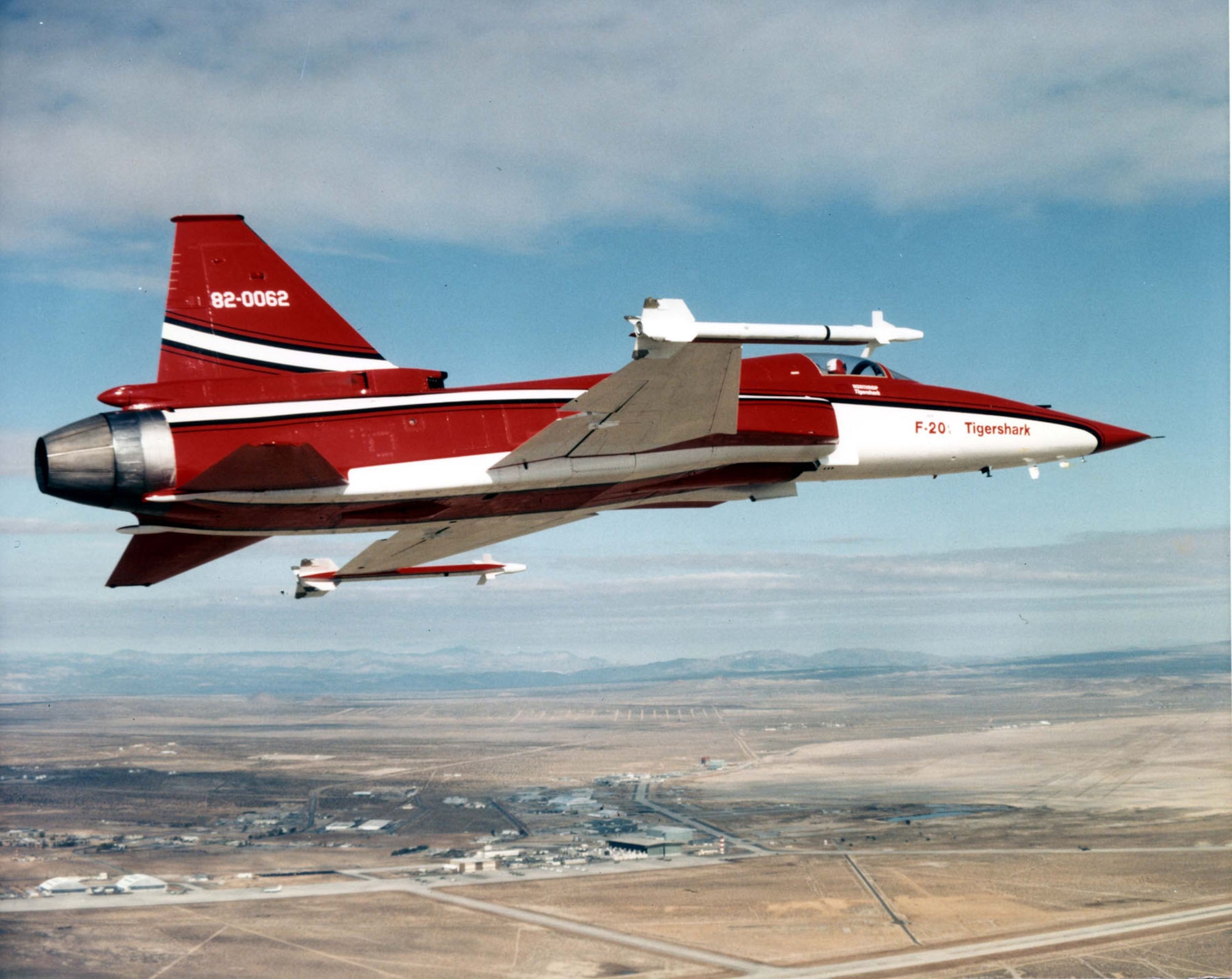 Northrop F-20 (S/N 82-0062) in flight. (U.S. Air Force photo)