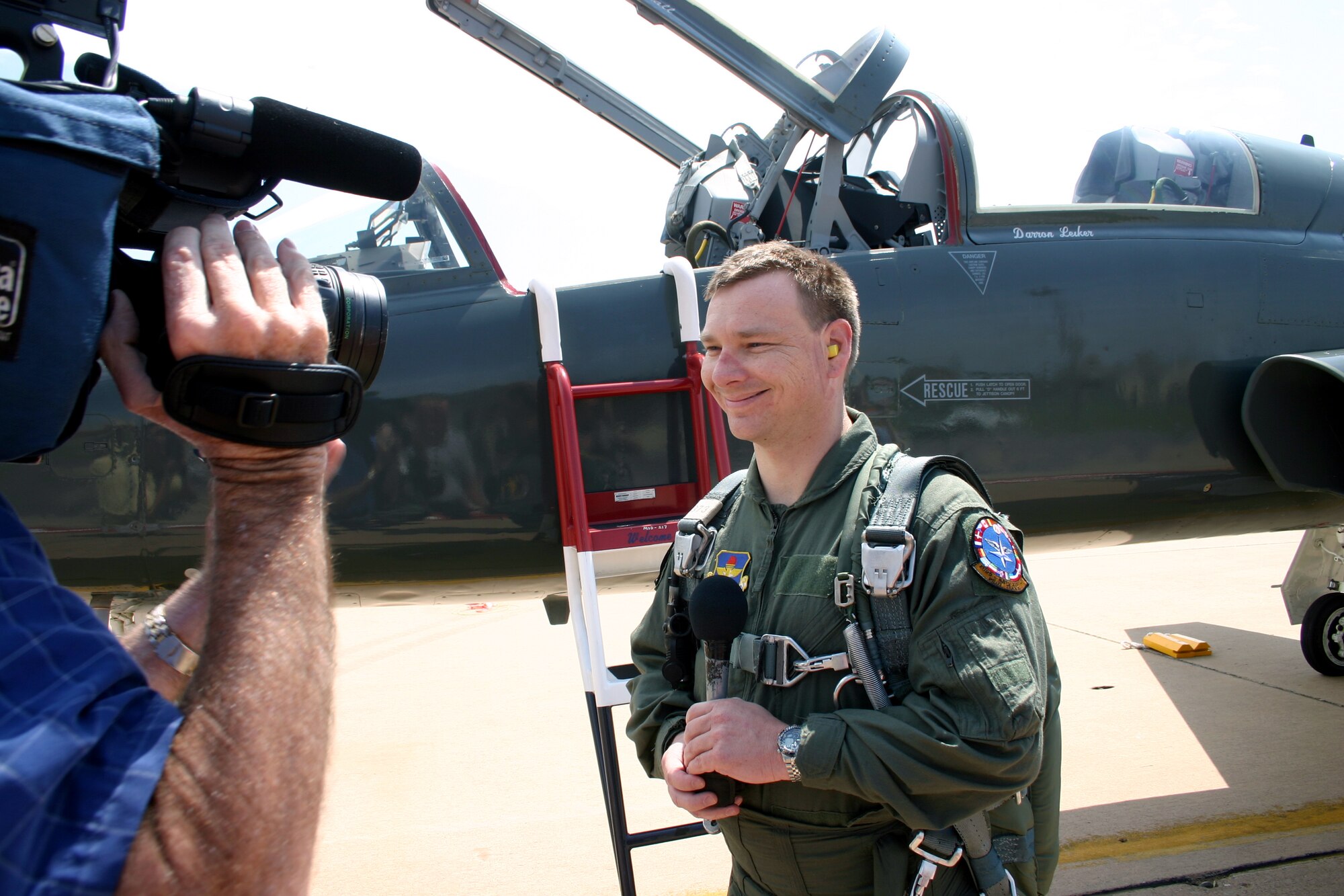 Wichita Falls city manager Darren Leiker has only good things to say about his orientation flight with the 90th Flying Training Squadron during an interview after the landing. (U.S. Air Force photo/Staff Sgt. Tonnette Thompson)