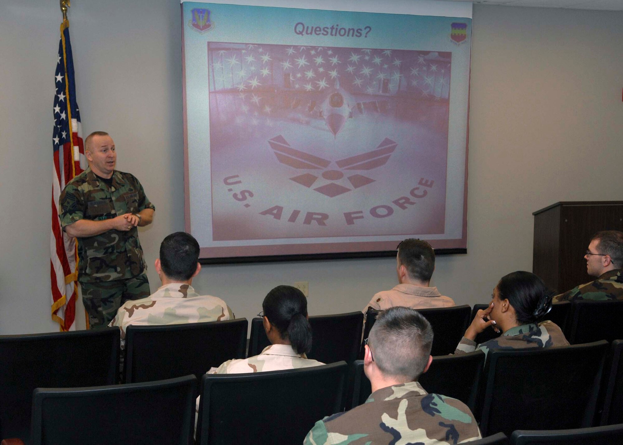 SHAW AIR FORCE BASE, S.C. -- Chief Master Sergeant Gary Rutledge, 20th Fighter Wing command chief, welcomes new Airmen during a Right Start briefing May 24. The Right Start briefing informs new members about Shaw's history, support services available to members and their families, chain of command and the Sumter community. (U.S. Air Force photo by Airman 1st Class William Coleman)